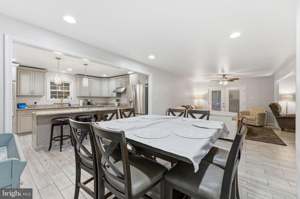 7376 WOODSTONE CT, WARRENTON, Virginia 20187, 5 Bedrooms Bedrooms, ,3 BathroomsBathrooms,Residential,7376 WOODSTONE CT,VAFQ2022202 MLS # VAFQ2022202