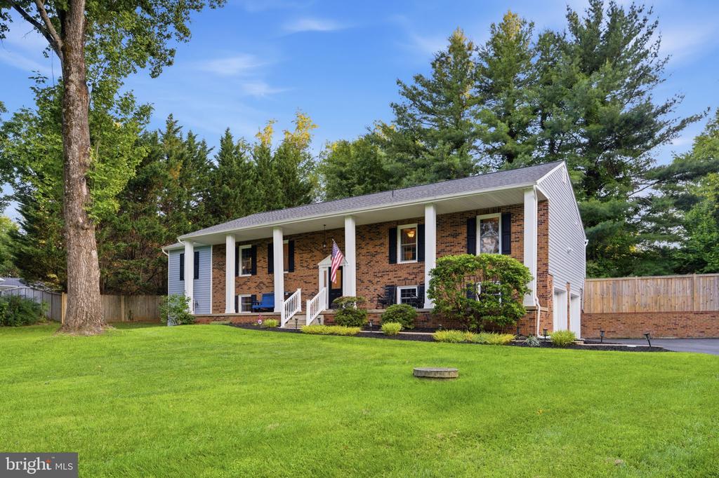 7376 WOODSTONE CT, WARRENTON, Virginia 20187, 5 Bedrooms Bedrooms, ,3 BathroomsBathrooms,Residential,7376 WOODSTONE CT,VAFQ2022202 MLS # VAFQ2022202