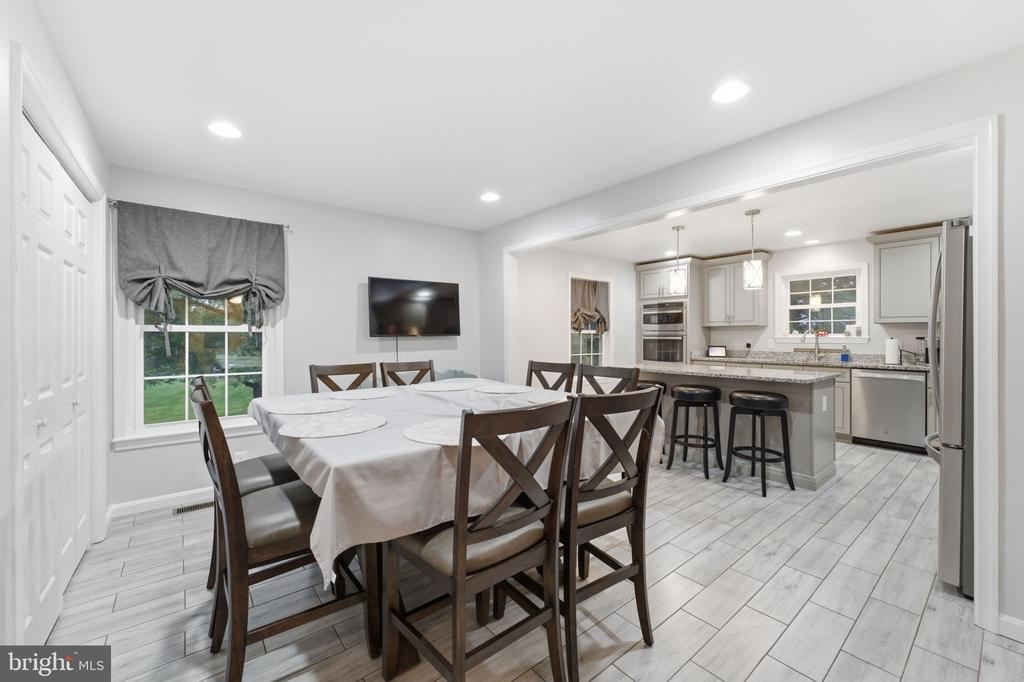 7376 WOODSTONE CT, WARRENTON, Virginia 20187, 5 Bedrooms Bedrooms, ,3 BathroomsBathrooms,Residential,7376 WOODSTONE CT,VAFQ2022202 MLS # VAFQ2022202
