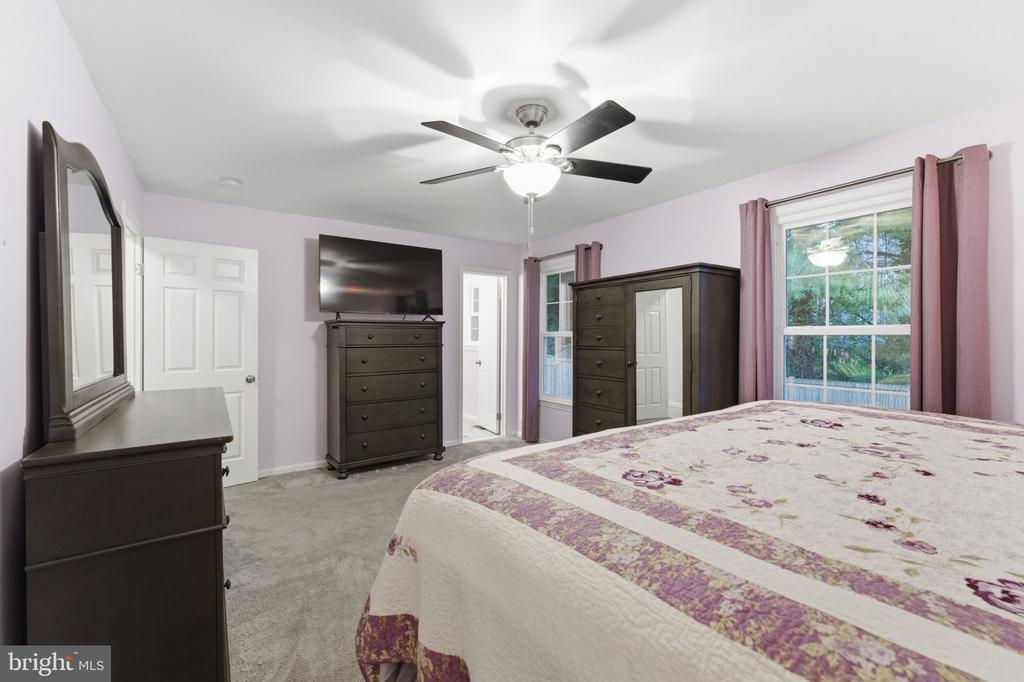 7376 WOODSTONE CT, WARRENTON, Virginia 20187, 5 Bedrooms Bedrooms, ,3 BathroomsBathrooms,Residential,7376 WOODSTONE CT,VAFQ2022202 MLS # VAFQ2022202