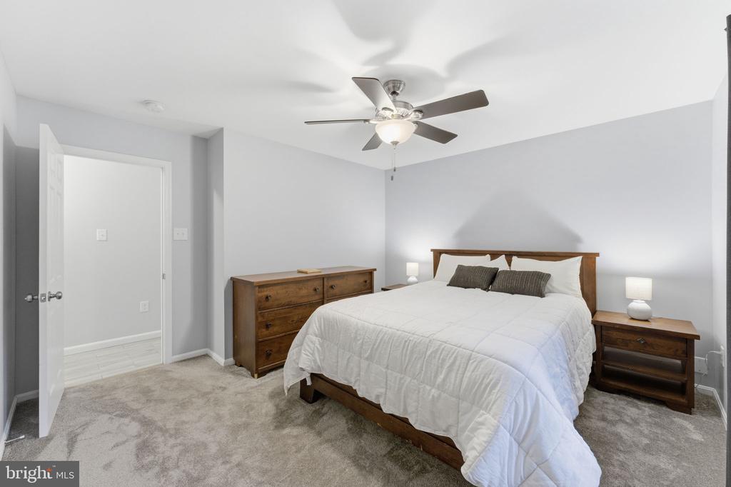 7376 WOODSTONE CT, WARRENTON, Virginia 20187, 5 Bedrooms Bedrooms, ,3 BathroomsBathrooms,Residential,7376 WOODSTONE CT,VAFQ2022202 MLS # VAFQ2022202