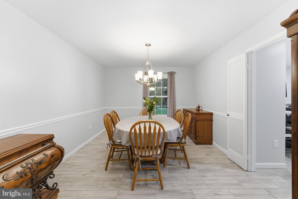 7376 WOODSTONE CT, WARRENTON, Virginia 20187, 5 Bedrooms Bedrooms, ,3 BathroomsBathrooms,Residential,7376 WOODSTONE CT,VAFQ2022202 MLS # VAFQ2022202