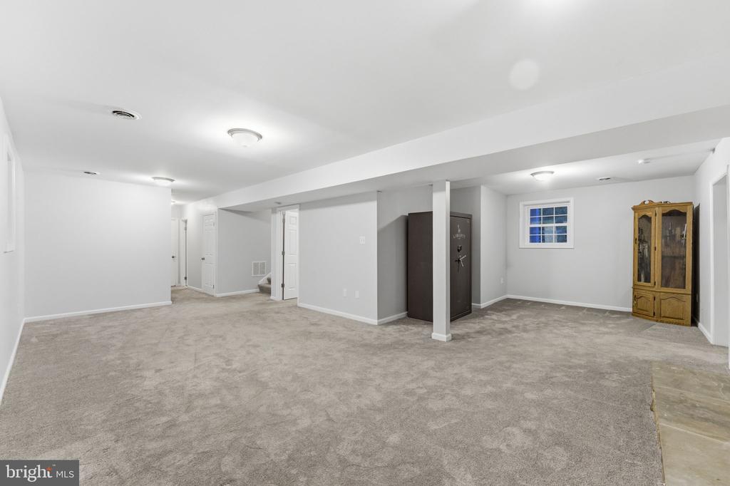 7376 WOODSTONE CT, WARRENTON, Virginia 20187, 5 Bedrooms Bedrooms, ,3 BathroomsBathrooms,Residential,7376 WOODSTONE CT,VAFQ2022202 MLS # VAFQ2022202