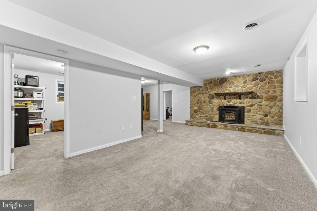 7376 WOODSTONE CT, WARRENTON, Virginia 20187, 5 Bedrooms Bedrooms, ,3 BathroomsBathrooms,Residential,7376 WOODSTONE CT,VAFQ2022202 MLS # VAFQ2022202