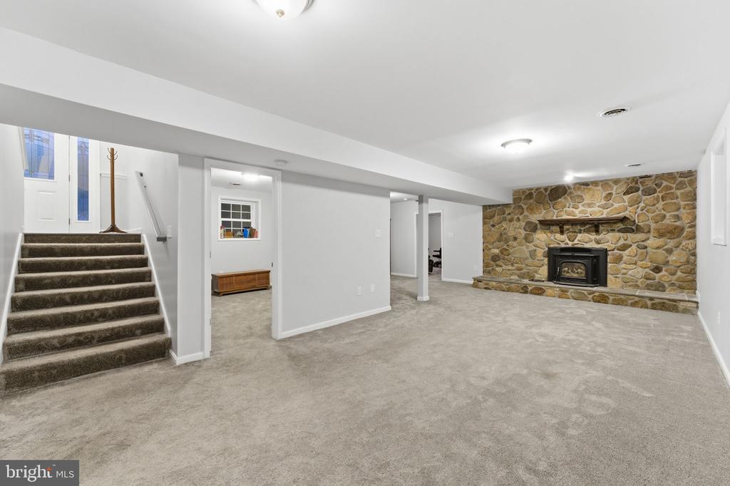 7376 WOODSTONE CT, WARRENTON, Virginia 20187, 5 Bedrooms Bedrooms, ,3 BathroomsBathrooms,Residential,7376 WOODSTONE CT,VAFQ2022202 MLS # VAFQ2022202