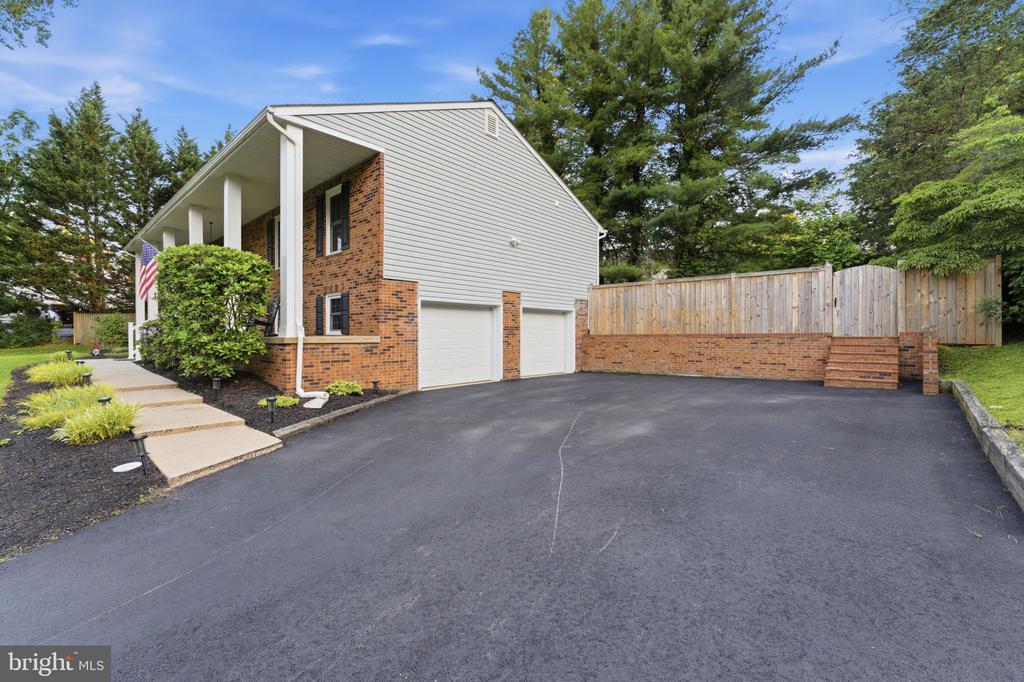7376 WOODSTONE CT, WARRENTON, Virginia 20187, 5 Bedrooms Bedrooms, ,3 BathroomsBathrooms,Residential,7376 WOODSTONE CT,VAFQ2022202 MLS # VAFQ2022202