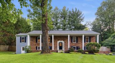 7376 WOODSTONE CT, WARRENTON, Virginia 20187, 5 Bedrooms Bedrooms, ,3 BathroomsBathrooms,Residential,7376 WOODSTONE CT,VAFQ2022202 MLS # VAFQ2022202