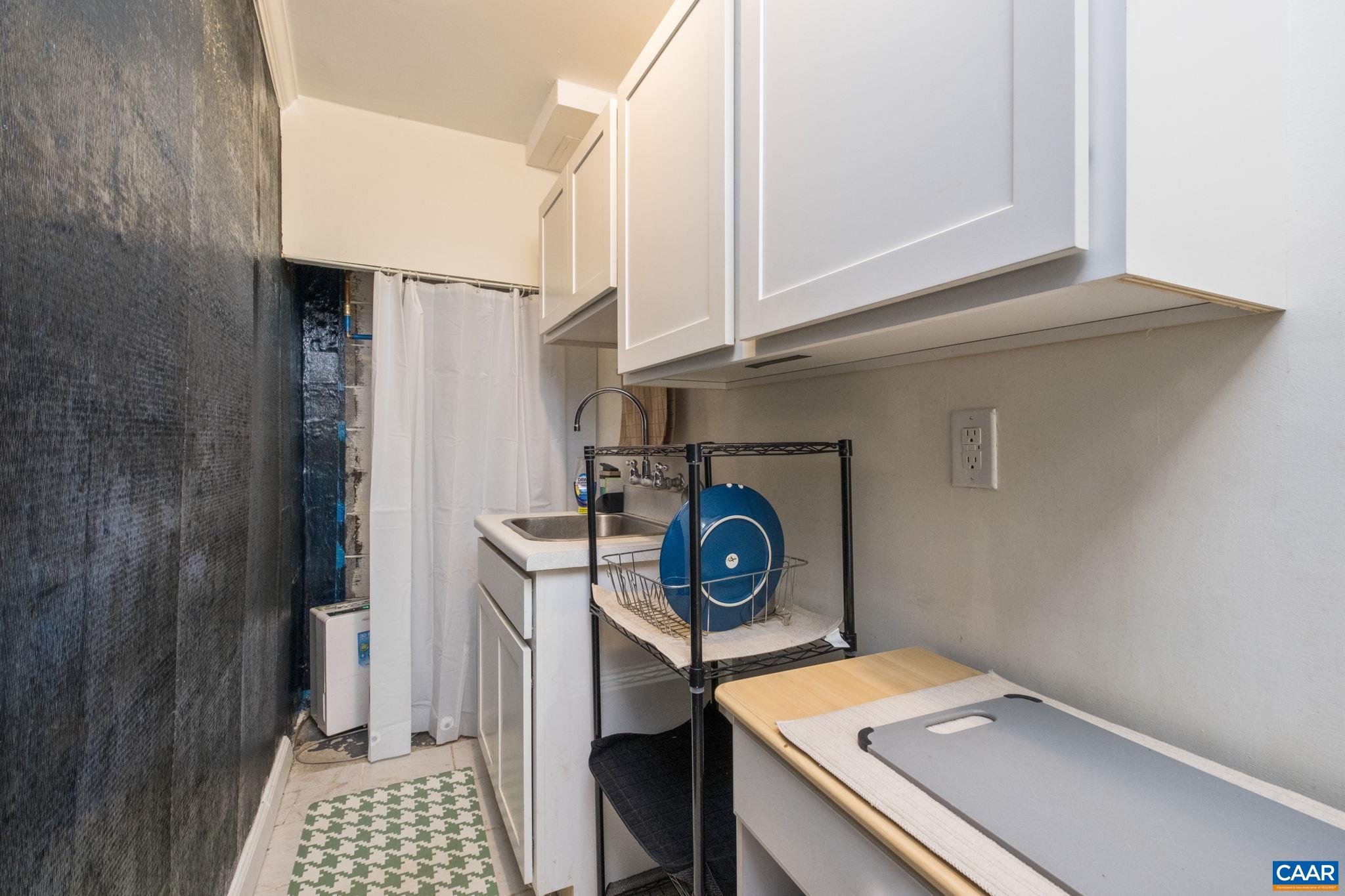 308 CARLTON RD, CHARLOTTESVILLE, Virginia 22902, 4 Bedrooms Bedrooms, ,2 BathroomsBathrooms,Residential,308 CARLTON RD,677434 MLS # 677434 308 CARLTON RD, CHARLOTTESVILLE, Virginia 22902, 4 Bedrooms Bedrooms, ,2 BathroomsBathrooms,Residential,308 CARLTON RD,677434 MLS # 677434
