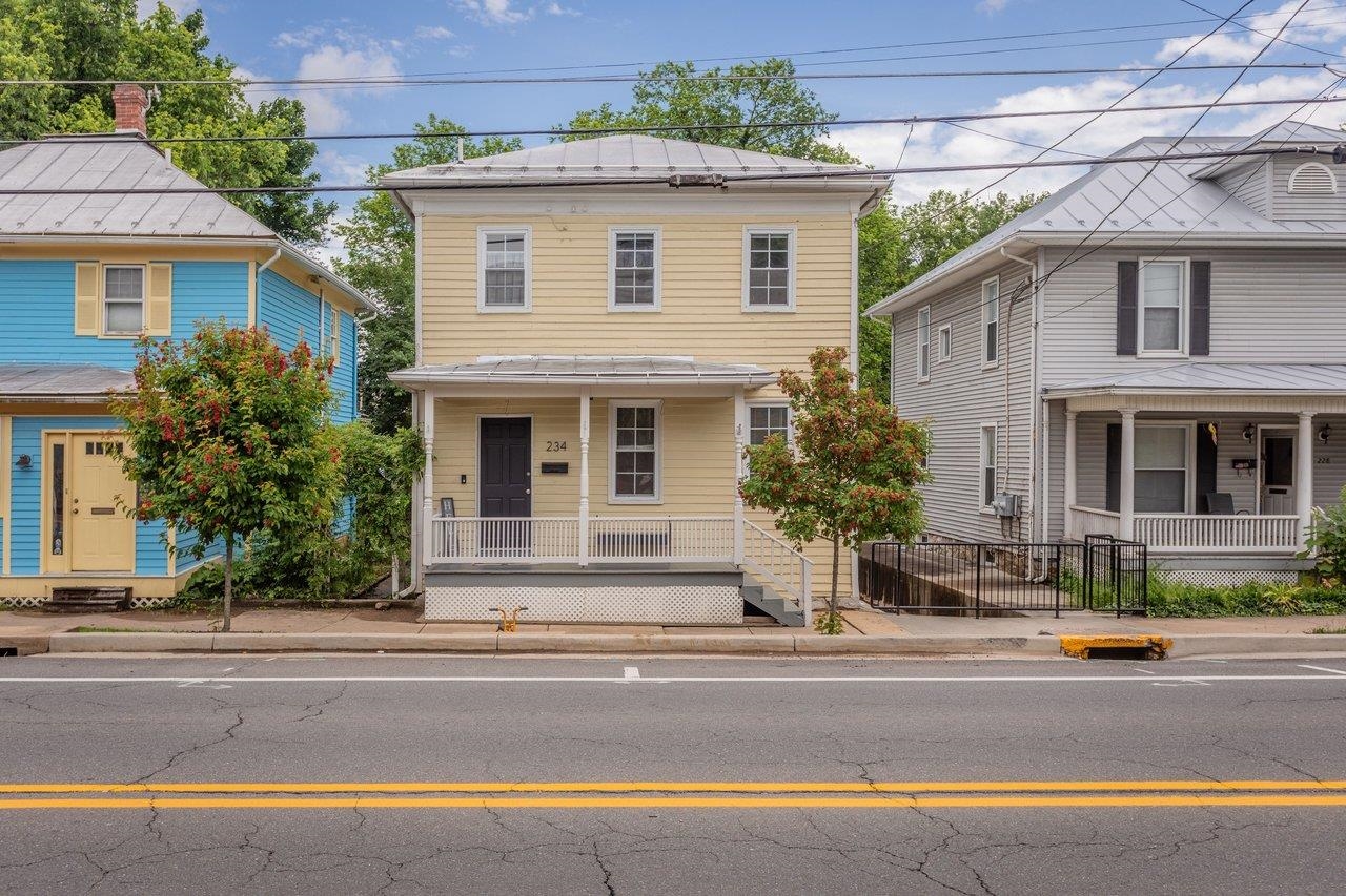 234 N MAIN ST, WOODSTOCK, Virginia 22664, 2 Bedrooms Bedrooms, ,2 BathroomsBathrooms,Residential,234 N MAIN ST,677799 MLS # 677799