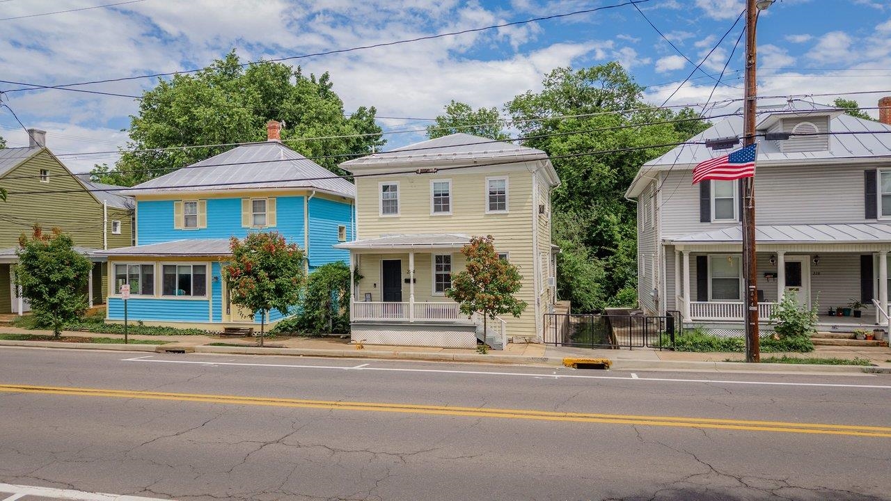 234 N MAIN ST, WOODSTOCK, Virginia 22664, 2 Bedrooms Bedrooms, ,2 BathroomsBathrooms,Residential,234 N MAIN ST,677799 MLS # 677799