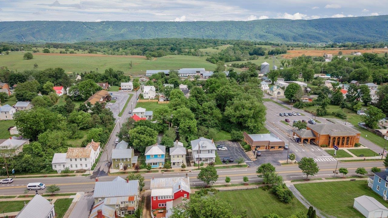 234 N MAIN ST, WOODSTOCK, Virginia 22664, 2 Bedrooms Bedrooms, ,2 BathroomsBathrooms,Residential,234 N MAIN ST,677799 MLS # 677799
