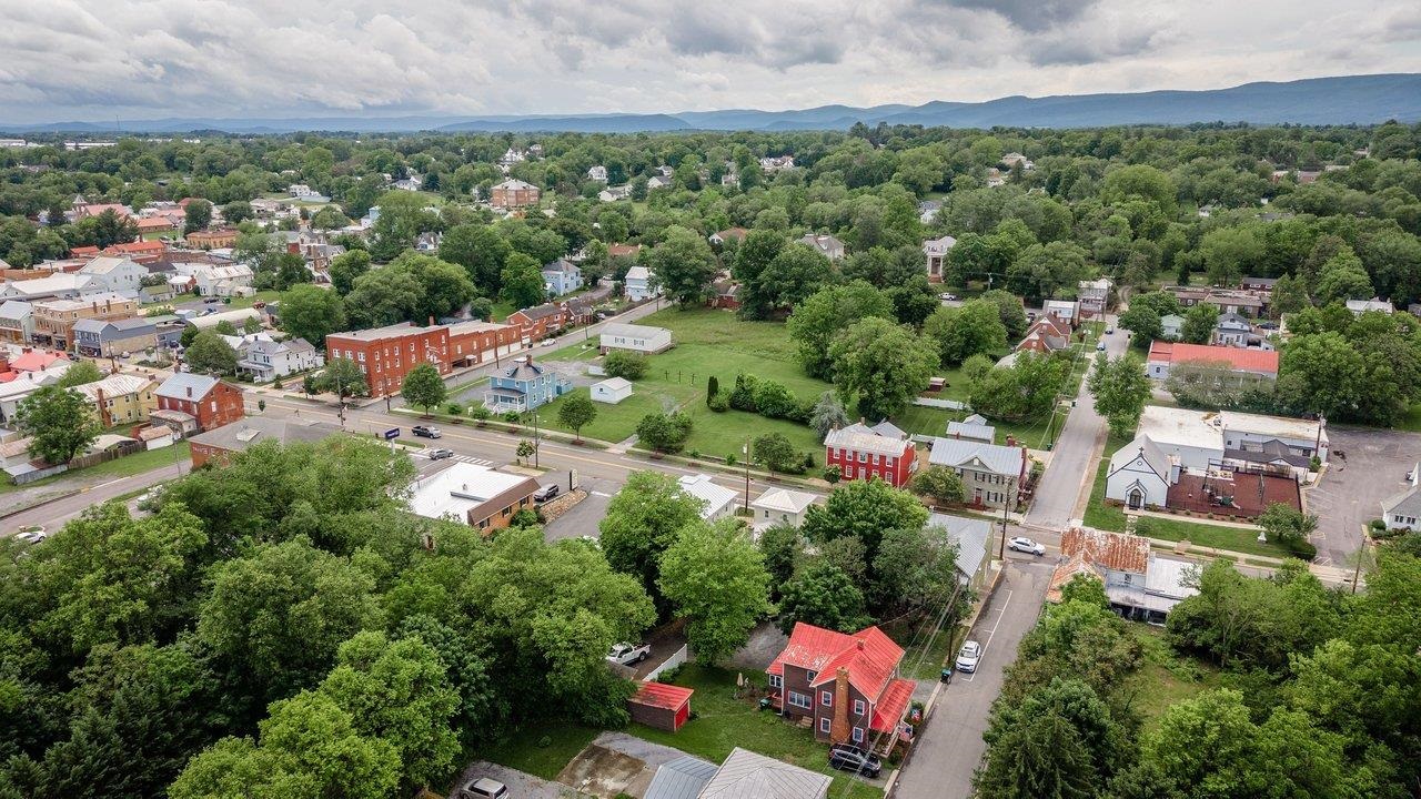 234 N MAIN ST, WOODSTOCK, Virginia 22664, 2 Bedrooms Bedrooms, ,2 BathroomsBathrooms,Residential,234 N MAIN ST,677799 MLS # 677799