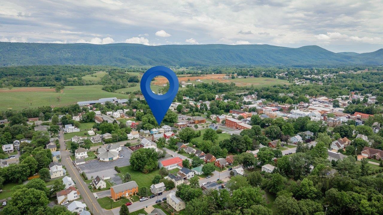 234 N MAIN ST, WOODSTOCK, Virginia 22664, 2 Bedrooms Bedrooms, ,2 BathroomsBathrooms,Residential,234 N MAIN ST,677799 MLS # 677799