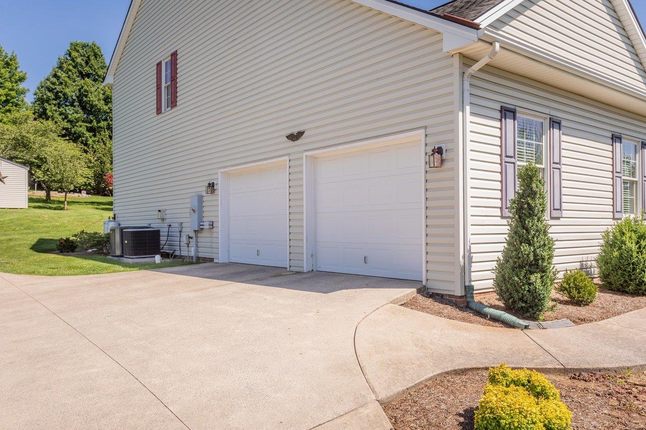 855 WILD CHERRY LN, ROCKINGHAM, Virginia 22801, 5 Bedrooms Bedrooms, ,3 BathroomsBathrooms,Residential,855 WILD CHERRY LN,677874 MLS # 677874