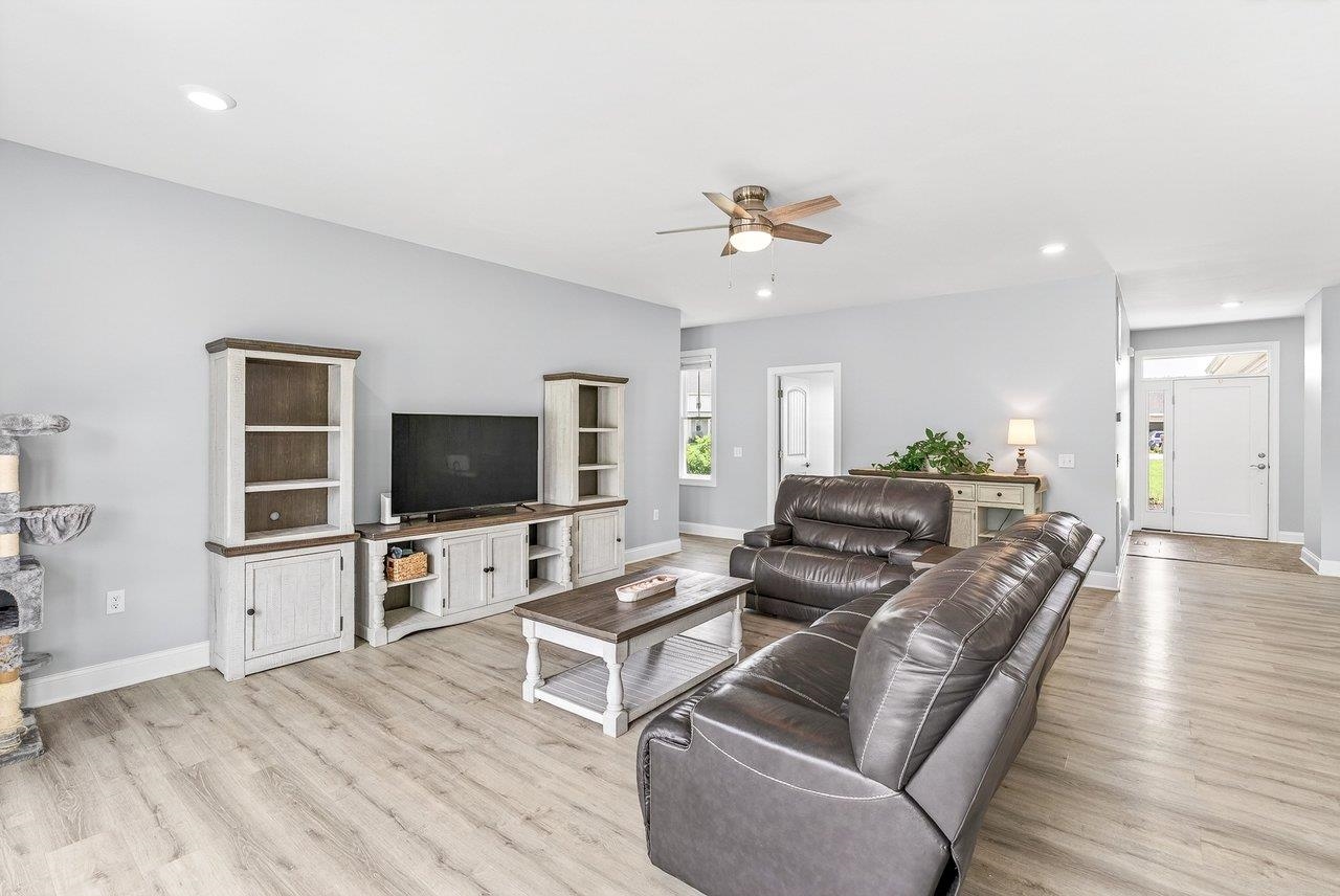 4329 COTSWOLD CT, ROCKINGHAM, Virginia 22802, 3 Bedrooms Bedrooms, ,2 BathroomsBathrooms,Residential,4329 COTSWOLD CT,677885 MLS # 677885