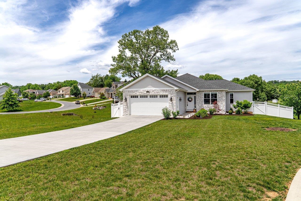 4329 COTSWOLD CT, ROCKINGHAM, Virginia 22802, 3 Bedrooms Bedrooms, ,2 BathroomsBathrooms,Residential,4329 COTSWOLD CT,677885 MLS # 677885