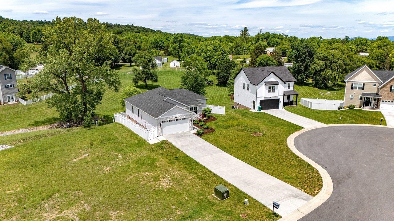 4329 COTSWOLD CT, ROCKINGHAM, Virginia 22802, 3 Bedrooms Bedrooms, ,2 BathroomsBathrooms,Residential,4329 COTSWOLD CT,677885 MLS # 677885