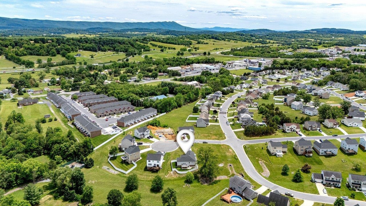 4329 COTSWOLD CT, ROCKINGHAM, Virginia 22802, 3 Bedrooms Bedrooms, ,2 BathroomsBathrooms,Residential,4329 COTSWOLD CT,677885 MLS # 677885