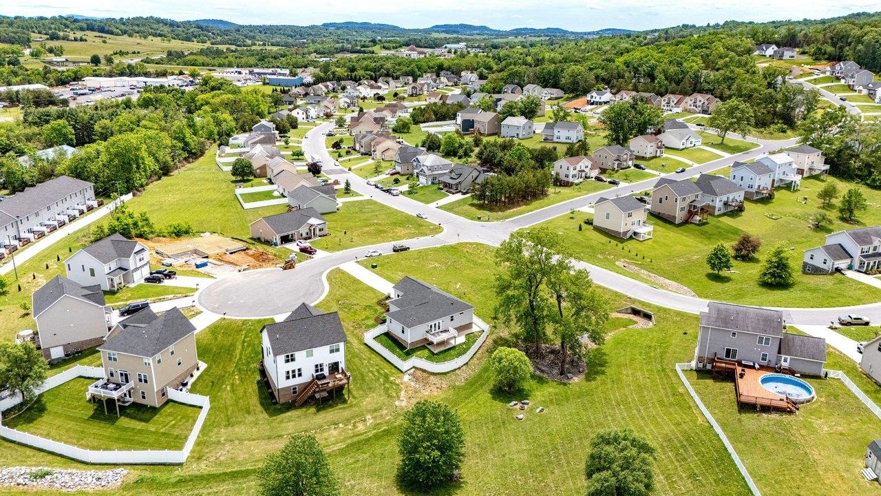 4329 COTSWOLD CT, ROCKINGHAM, Virginia 22802, 3 Bedrooms Bedrooms, ,2 BathroomsBathrooms,Residential,4329 COTSWOLD CT,677885 MLS # 677885