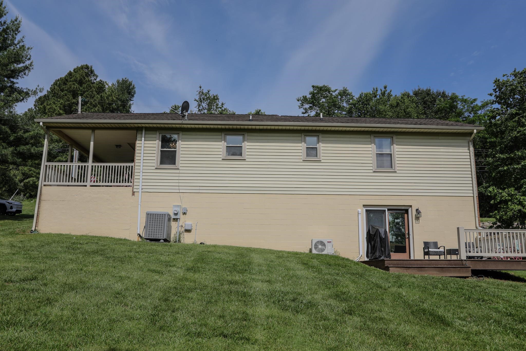 4316 LEE JACKSON HWY, GREENVILLE, Virginia 24440, 3 Bedrooms Bedrooms, ,2 BathroomsBathrooms,Residential,4316 LEE JACKSON HWY,677892 MLS # 677892 4316 LEE JACKSON HWY, GREENVILLE, Virginia 24440, 3 Bedrooms Bedrooms, ,2 BathroomsBathrooms,Residential,4316 LEE JACKSON HWY,677892 MLS # 677892