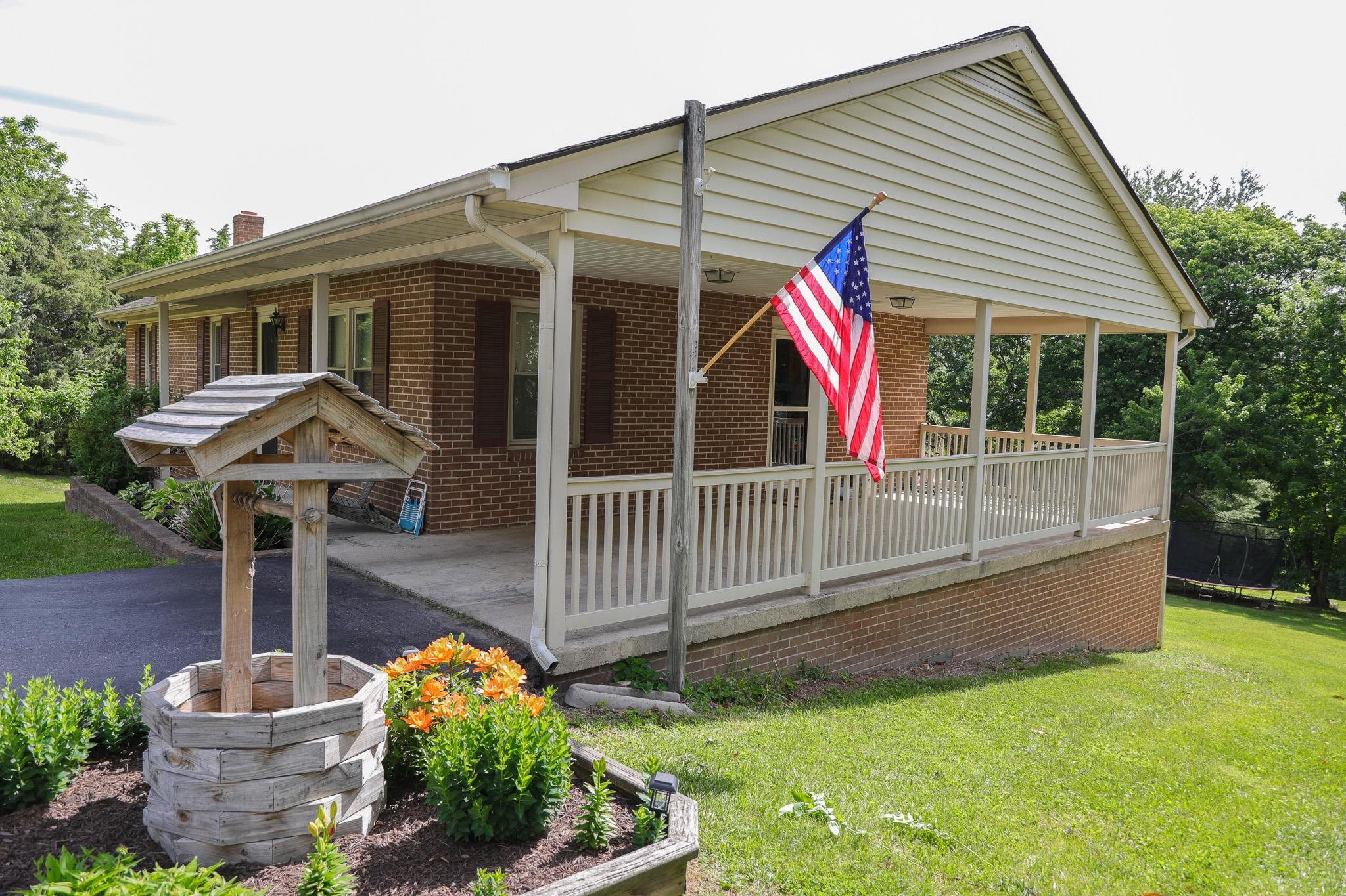 4316 LEE JACKSON HWY, GREENVILLE, Virginia 24440, 3 Bedrooms Bedrooms, ,2 BathroomsBathrooms,Residential,4316 LEE JACKSON HWY,677892 MLS # 677892 4316 LEE JACKSON HWY, GREENVILLE, Virginia 24440, 3 Bedrooms Bedrooms, ,2 BathroomsBathrooms,Residential,4316 LEE JACKSON HWY,677892 MLS # 677892