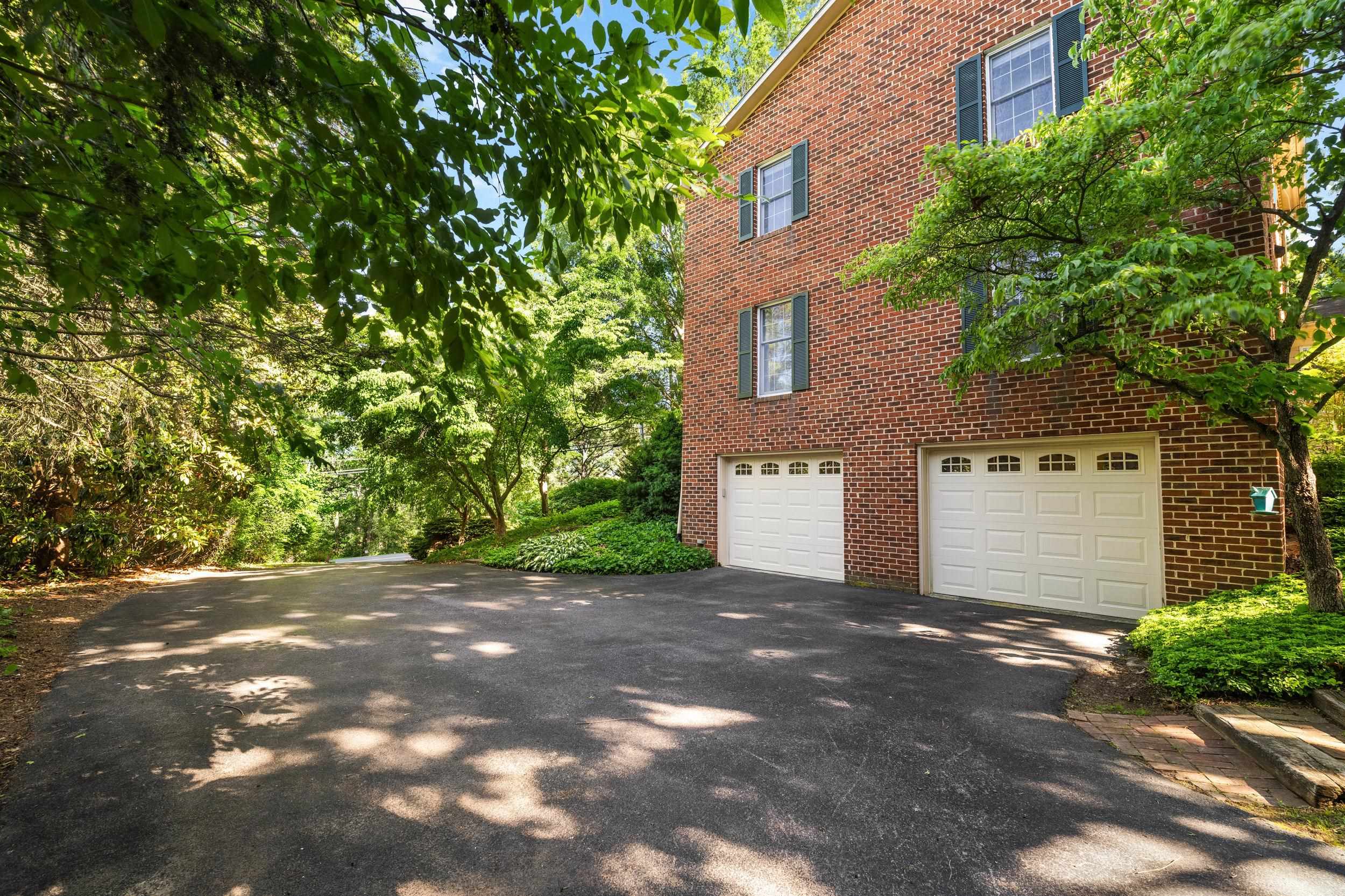 1404 MASSANETTA SPRINGS RD, ROCKINGHAM, Virginia 22801, 4 Bedrooms Bedrooms, ,3 BathroomsBathrooms,Residential,1404 MASSANETTA SPRINGS RD,678001 MLS # 678001