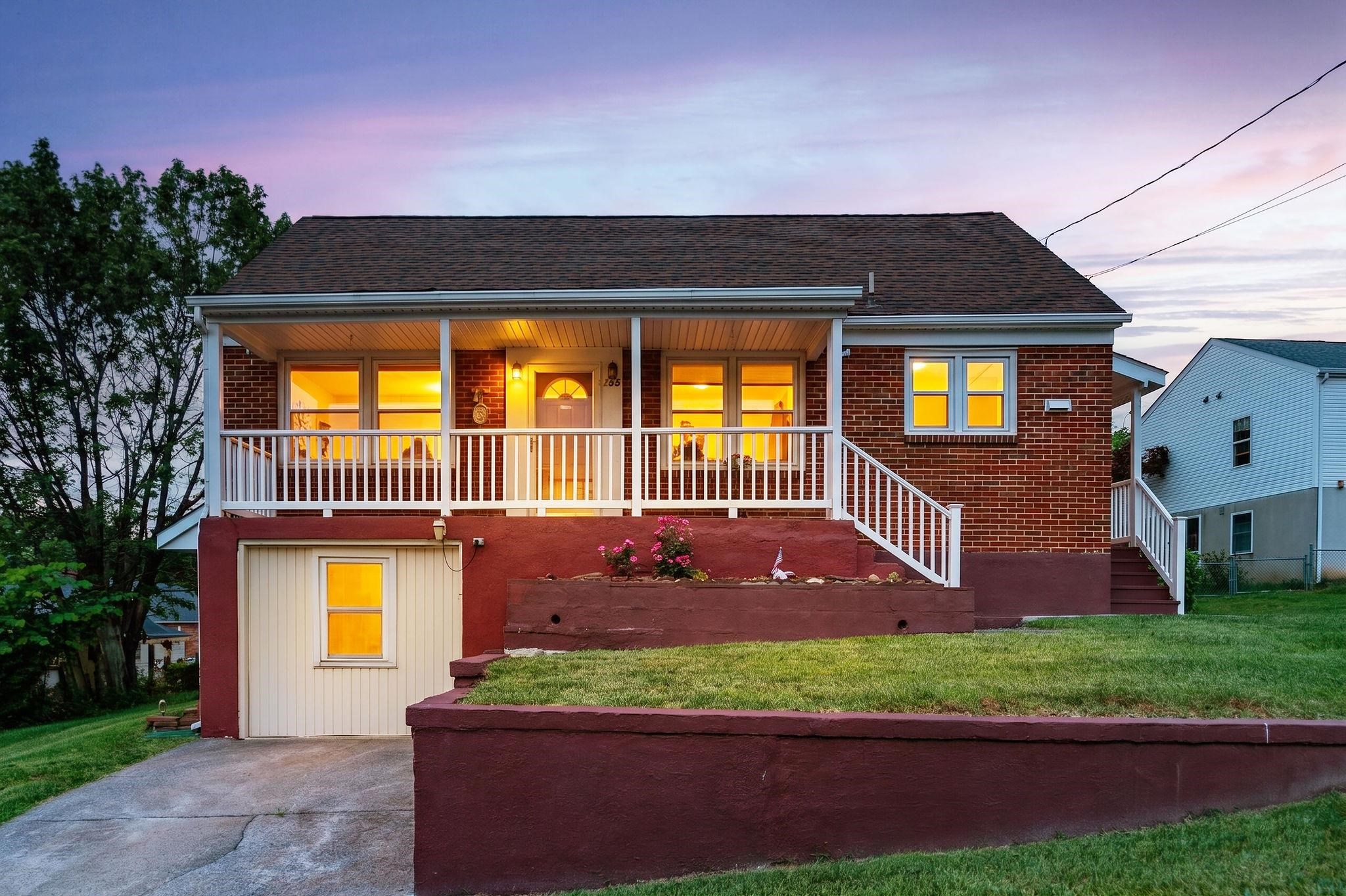 708 MASON ST, STAUNTON, Virginia 24401, 3 Bedrooms Bedrooms, ,1 BathroomBathrooms,Residential,708 MASON ST,678008 MLS # 678008 708 MASON ST, STAUNTON, Virginia 24401, 3 Bedrooms Bedrooms, ,1 BathroomBathrooms,Residential,708 MASON ST,678008 MLS # 678008