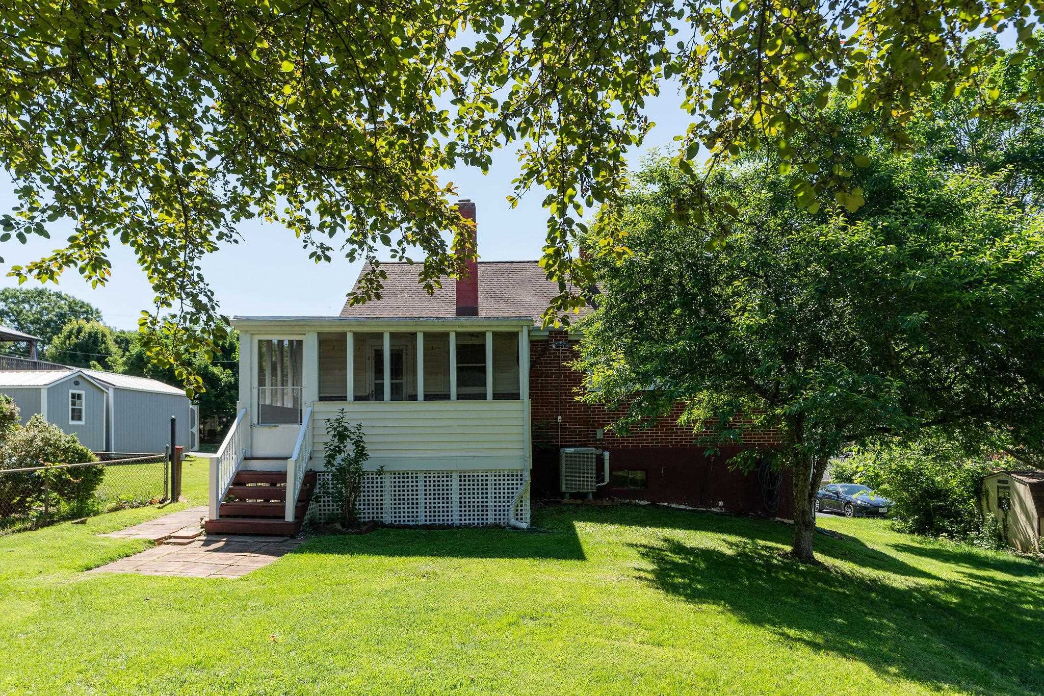 708 MASON ST, STAUNTON, Virginia 24401, 3 Bedrooms Bedrooms, ,1 BathroomBathrooms,Residential,708 MASON ST,678008 MLS # 678008 708 MASON ST, STAUNTON, Virginia 24401, 3 Bedrooms Bedrooms, ,1 BathroomBathrooms,Residential,708 MASON ST,678008 MLS # 678008