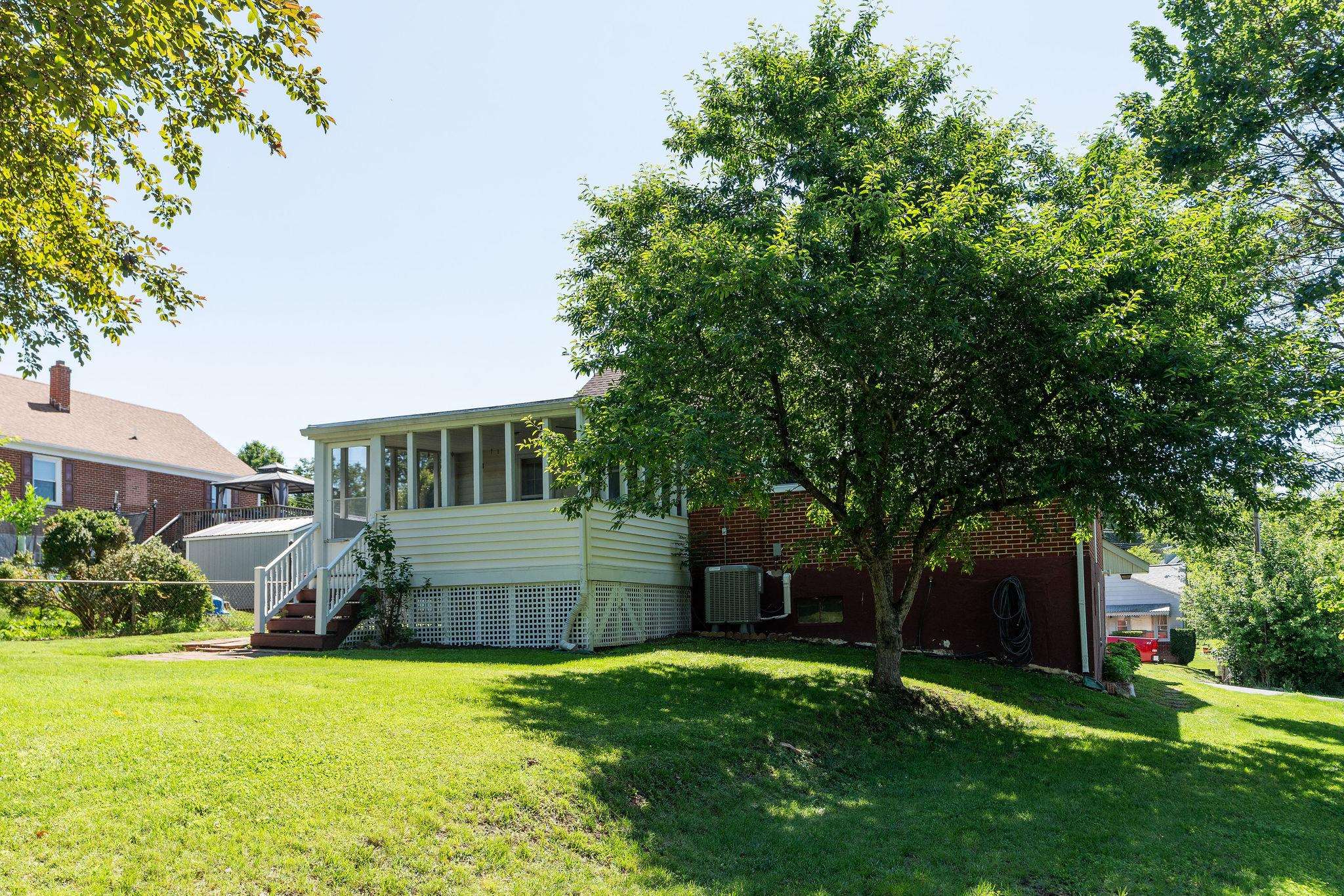 708 MASON ST, STAUNTON, Virginia 24401, 3 Bedrooms Bedrooms, ,1 BathroomBathrooms,Residential,708 MASON ST,678008 MLS # 678008 708 MASON ST, STAUNTON, Virginia 24401, 3 Bedrooms Bedrooms, ,1 BathroomBathrooms,Residential,708 MASON ST,678008 MLS # 678008