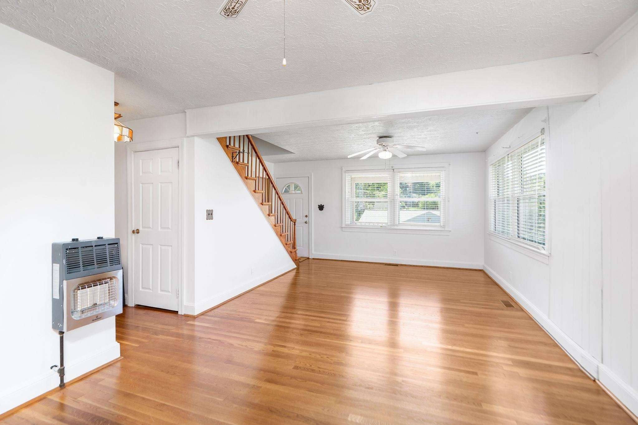 708 MASON ST, STAUNTON, Virginia 24401, 3 Bedrooms Bedrooms, ,1 BathroomBathrooms,Residential,708 MASON ST,678008 MLS # 678008 708 MASON ST, STAUNTON, Virginia 24401, 3 Bedrooms Bedrooms, ,1 BathroomBathrooms,Residential,708 MASON ST,678008 MLS # 678008
