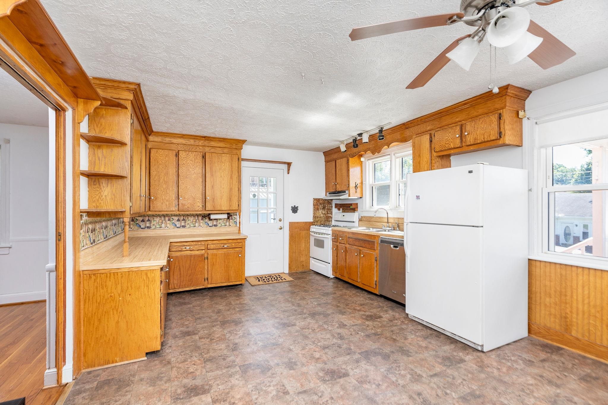 708 MASON ST, STAUNTON, Virginia 24401, 3 Bedrooms Bedrooms, ,1 BathroomBathrooms,Residential,708 MASON ST,678008 MLS # 678008 708 MASON ST, STAUNTON, Virginia 24401, 3 Bedrooms Bedrooms, ,1 BathroomBathrooms,Residential,708 MASON ST,678008 MLS # 678008
