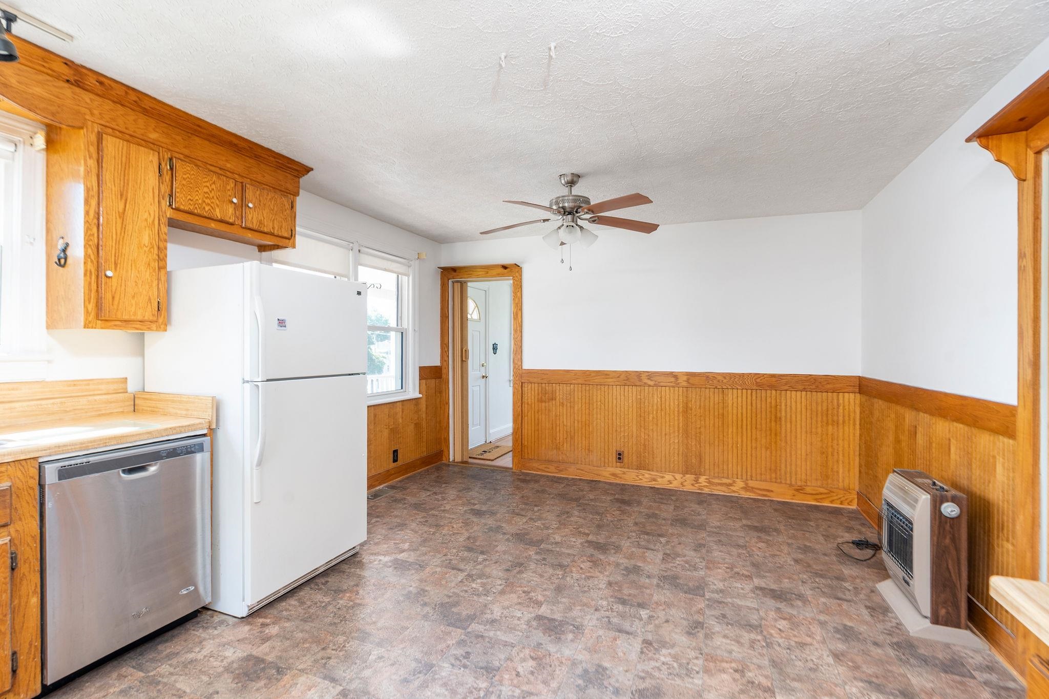 708 MASON ST, STAUNTON, Virginia 24401, 3 Bedrooms Bedrooms, ,1 BathroomBathrooms,Residential,708 MASON ST,678008 MLS # 678008 708 MASON ST, STAUNTON, Virginia 24401, 3 Bedrooms Bedrooms, ,1 BathroomBathrooms,Residential,708 MASON ST,678008 MLS # 678008