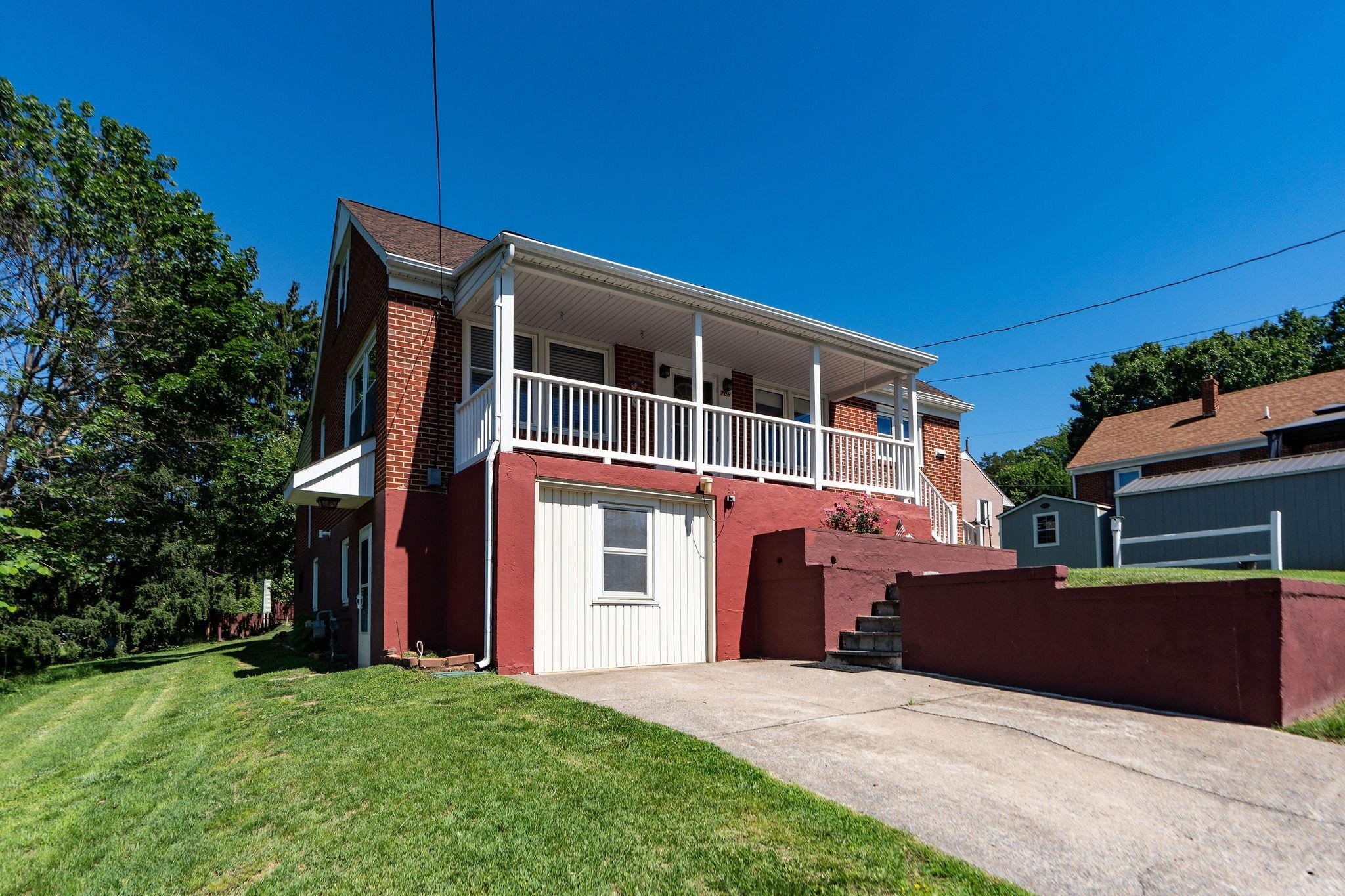 708 MASON ST, STAUNTON, Virginia 24401, 3 Bedrooms Bedrooms, ,1 BathroomBathrooms,Residential,708 MASON ST,678008 MLS # 678008 708 MASON ST, STAUNTON, Virginia 24401, 3 Bedrooms Bedrooms, ,1 BathroomBathrooms,Residential,708 MASON ST,678008 MLS # 678008