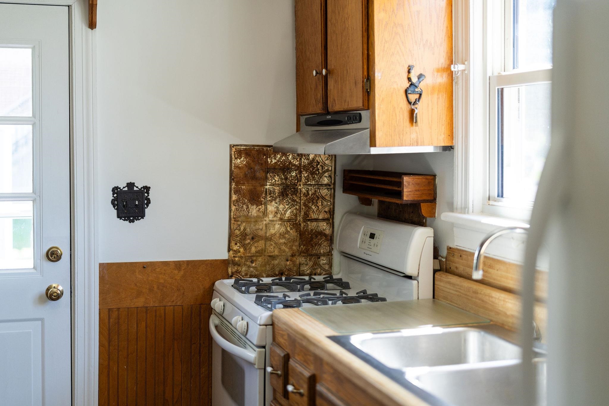 708 MASON ST, STAUNTON, Virginia 24401, 3 Bedrooms Bedrooms, ,1 BathroomBathrooms,Residential,708 MASON ST,678008 MLS # 678008 708 MASON ST, STAUNTON, Virginia 24401, 3 Bedrooms Bedrooms, ,1 BathroomBathrooms,Residential,708 MASON ST,678008 MLS # 678008