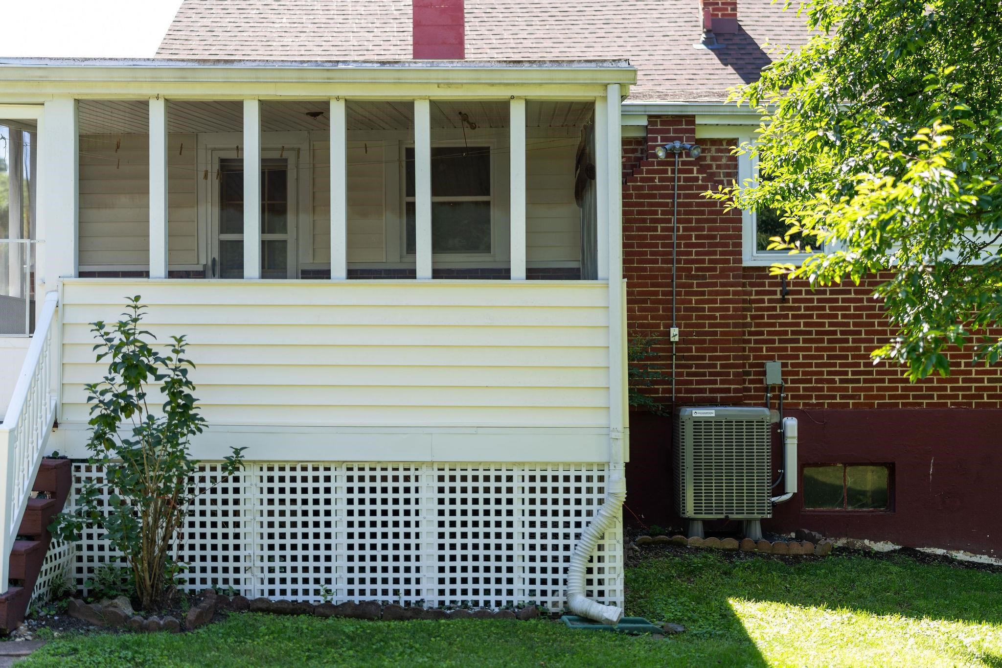 708 MASON ST, STAUNTON, Virginia 24401, 3 Bedrooms Bedrooms, ,1 BathroomBathrooms,Residential,708 MASON ST,678008 MLS # 678008 708 MASON ST, STAUNTON, Virginia 24401, 3 Bedrooms Bedrooms, ,1 BathroomBathrooms,Residential,708 MASON ST,678008 MLS # 678008