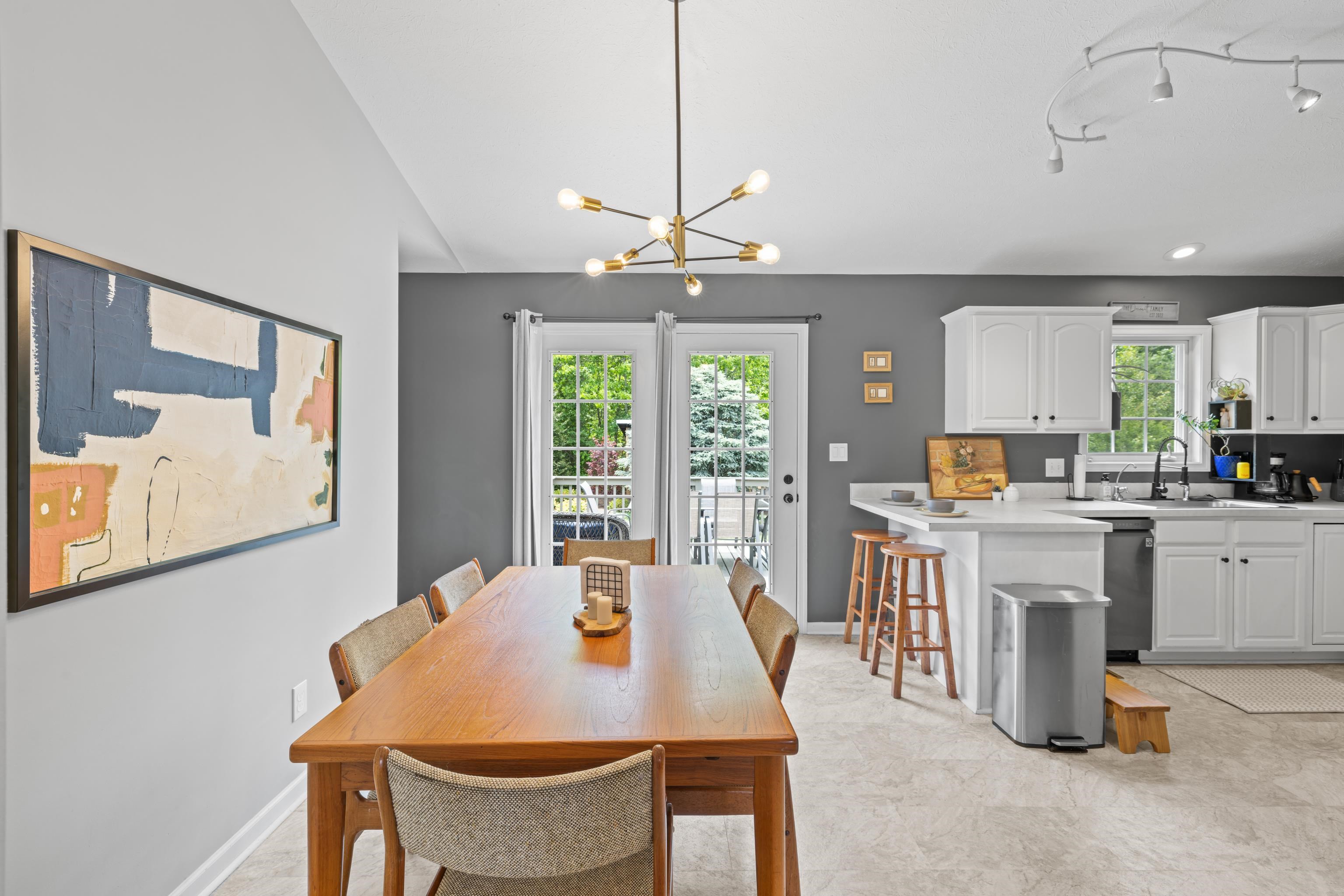 135 WOODSIDE DR, WAYNESBORO, Virginia 22980, 3 Bedrooms Bedrooms, ,2 BathroomsBathrooms,Residential,135 WOODSIDE DR,678011 MLS # 678011