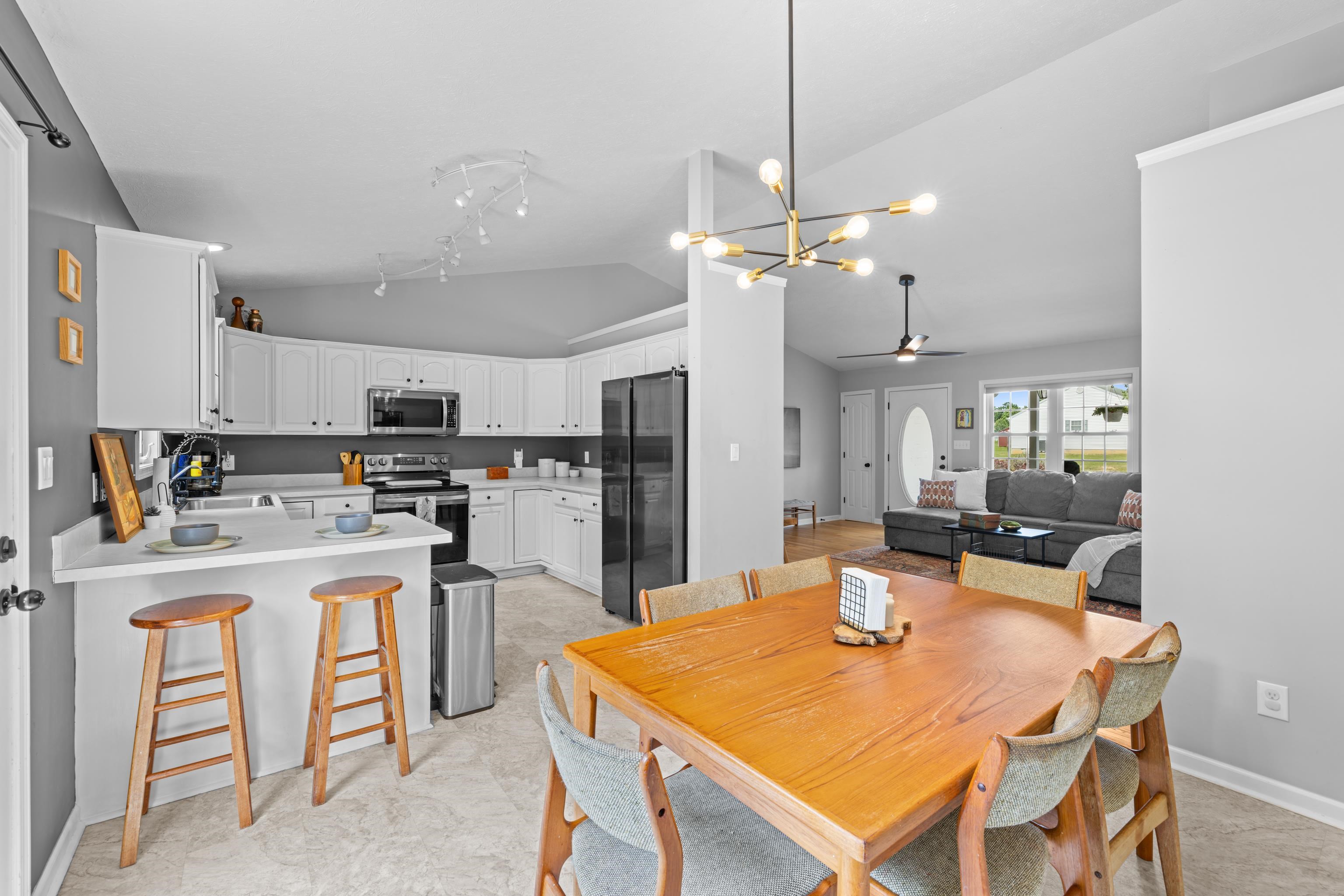 135 WOODSIDE DR, WAYNESBORO, Virginia 22980, 3 Bedrooms Bedrooms, ,2 BathroomsBathrooms,Residential,135 WOODSIDE DR,678011 MLS # 678011
