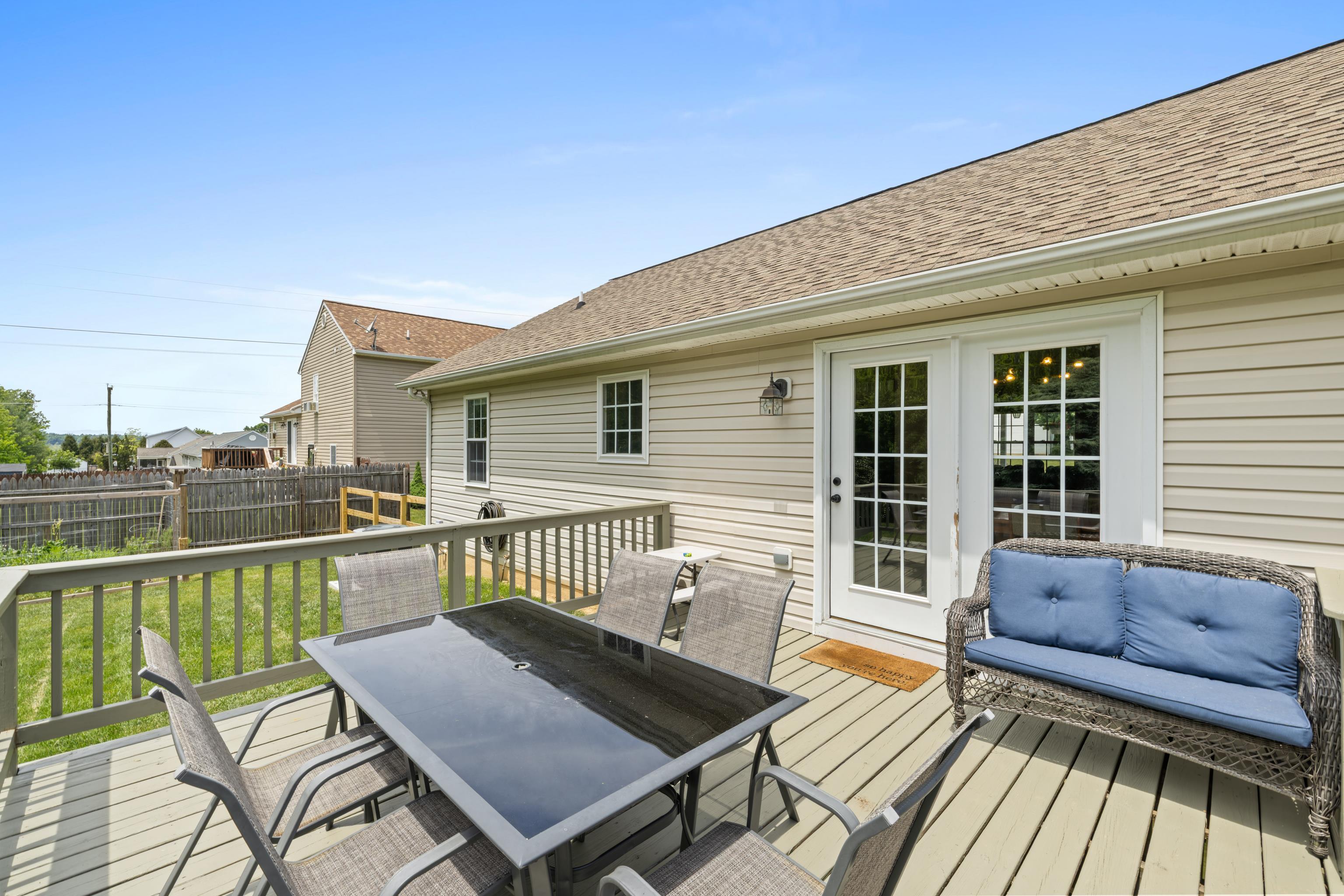 135 WOODSIDE DR, WAYNESBORO, Virginia 22980, 3 Bedrooms Bedrooms, ,2 BathroomsBathrooms,Residential,135 WOODSIDE DR,678011 MLS # 678011