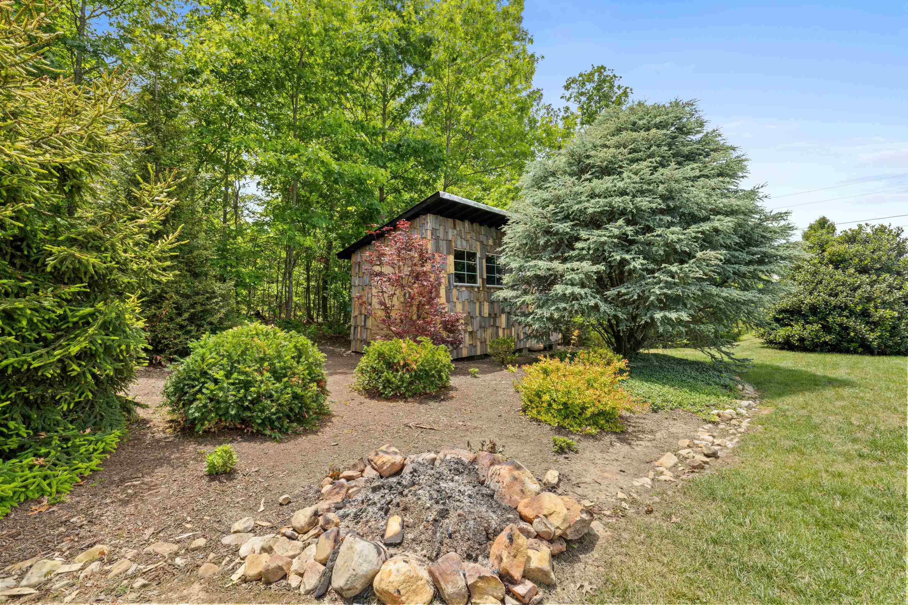 135 WOODSIDE DR, WAYNESBORO, Virginia 22980, 3 Bedrooms Bedrooms, ,2 BathroomsBathrooms,Residential,135 WOODSIDE DR,678011 MLS # 678011