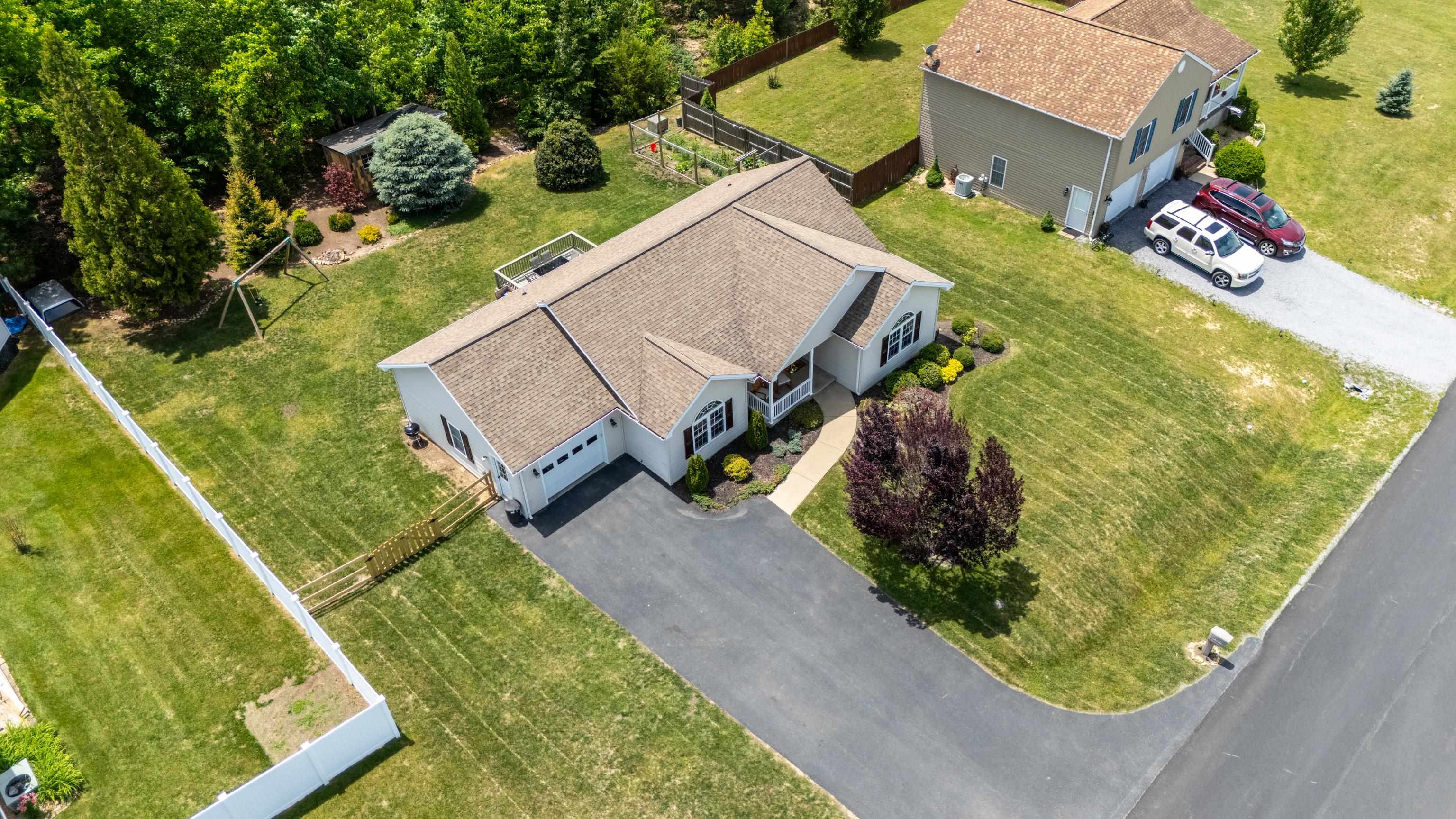 135 WOODSIDE DR, WAYNESBORO, Virginia 22980, 3 Bedrooms Bedrooms, ,2 BathroomsBathrooms,Residential,135 WOODSIDE DR,678011 MLS # 678011