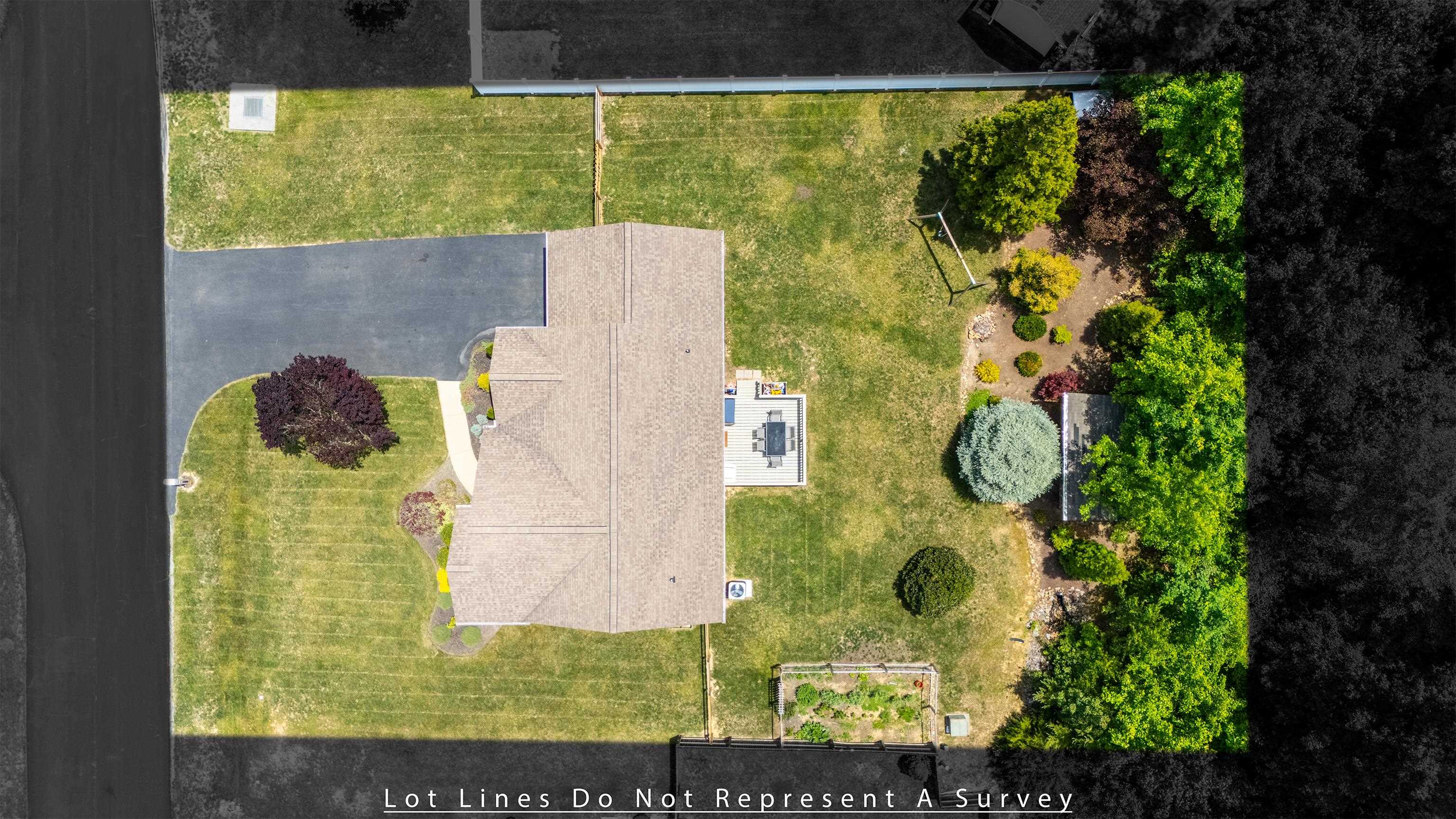 135 WOODSIDE DR, WAYNESBORO, Virginia 22980, 3 Bedrooms Bedrooms, ,2 BathroomsBathrooms,Residential,135 WOODSIDE DR,678011 MLS # 678011