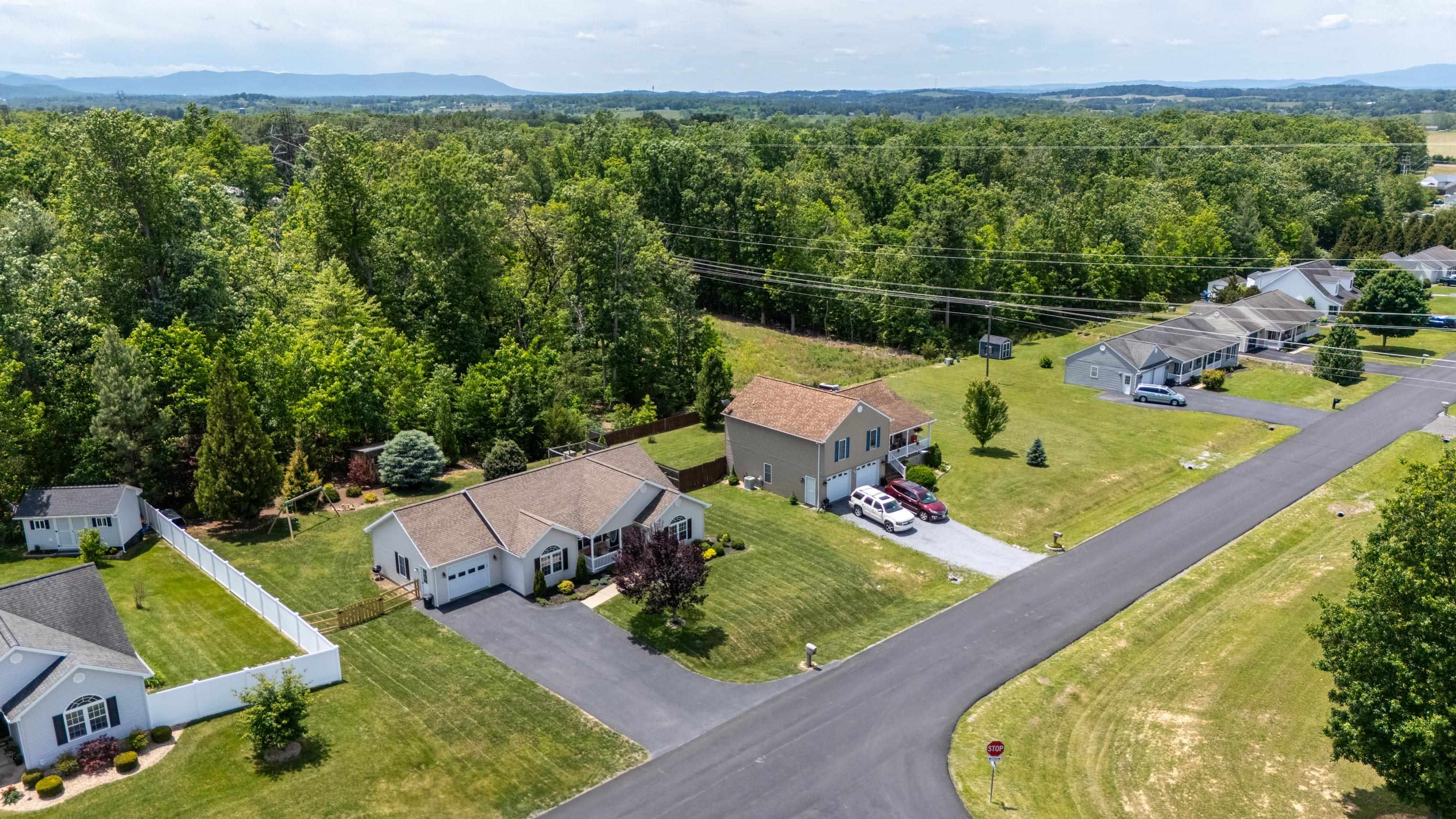 135 WOODSIDE DR, WAYNESBORO, Virginia 22980, 3 Bedrooms Bedrooms, ,2 BathroomsBathrooms,Residential,135 WOODSIDE DR,678011 MLS # 678011