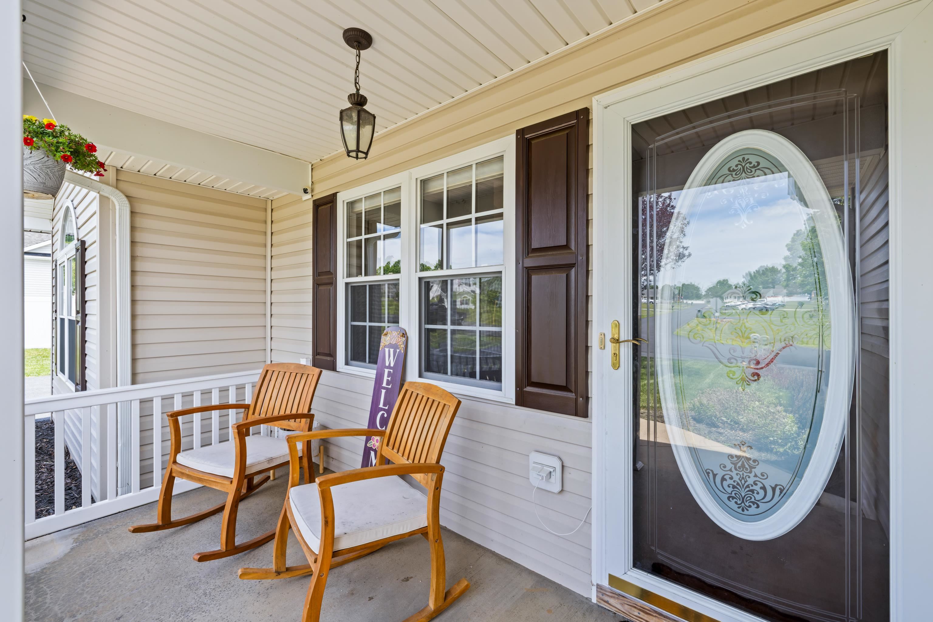 135 WOODSIDE DR, WAYNESBORO, Virginia 22980, 3 Bedrooms Bedrooms, ,2 BathroomsBathrooms,Residential,135 WOODSIDE DR,678011 MLS # 678011
