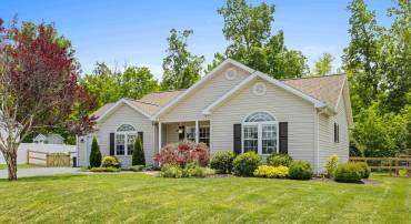 135 WOODSIDE DR, WAYNESBORO, Virginia 22980, 3 Bedrooms Bedrooms, ,2 BathroomsBathrooms,Residential,135 WOODSIDE DR,678011 MLS # 678011