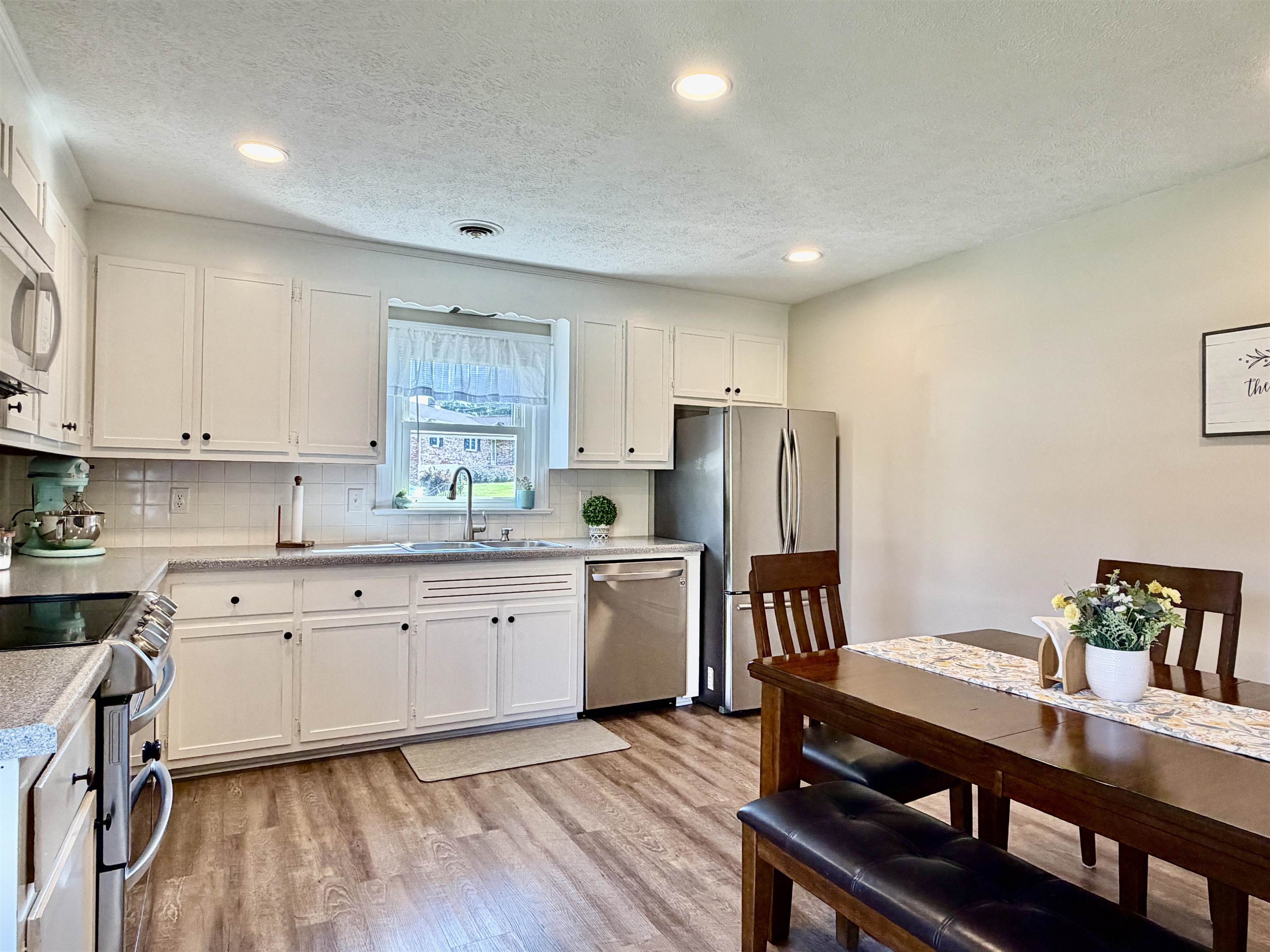 114 OLD WHITE BRIDGE RD, WAYNESBORO, Virginia 22980, 3 Bedrooms Bedrooms, ,3 BathroomsBathrooms,Residential,Charming ranch,114 OLD WHITE BRIDGE RD,678014 MLS # 678014 114 OLD WHITE BRIDGE RD, WAYNESBORO, Virginia 22980, 3 Bedrooms Bedrooms, ,3 BathroomsBathrooms,Residential,Charming ranch,114 OLD WHITE BRIDGE RD,678014 MLS # 678014