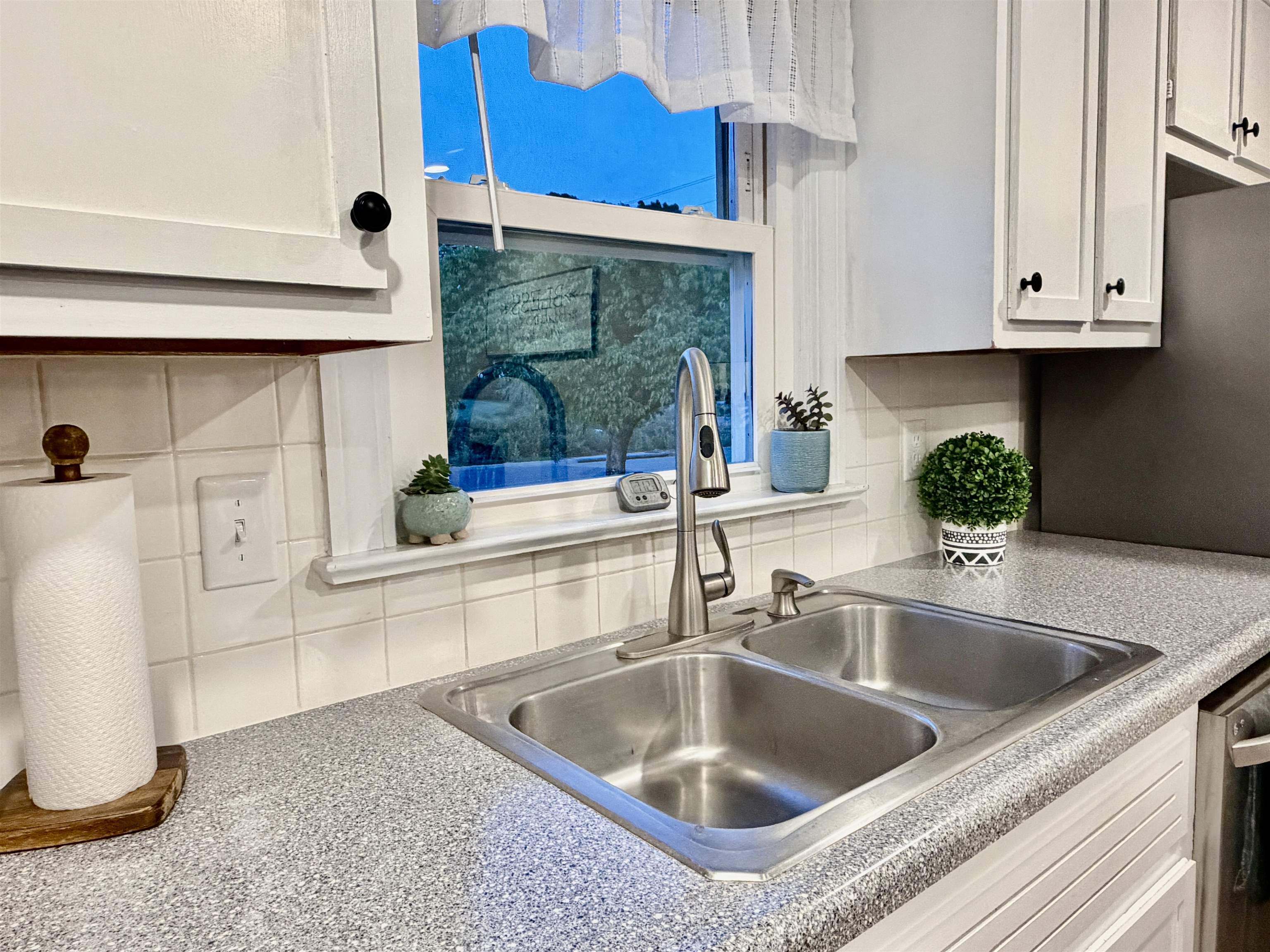 114 OLD WHITE BRIDGE RD, WAYNESBORO, Virginia 22980, 3 Bedrooms Bedrooms, ,3 BathroomsBathrooms,Residential,Charming ranch,114 OLD WHITE BRIDGE RD,678014 MLS # 678014 114 OLD WHITE BRIDGE RD, WAYNESBORO, Virginia 22980, 3 Bedrooms Bedrooms, ,3 BathroomsBathrooms,Residential,Charming ranch,114 OLD WHITE BRIDGE RD,678014 MLS # 678014
