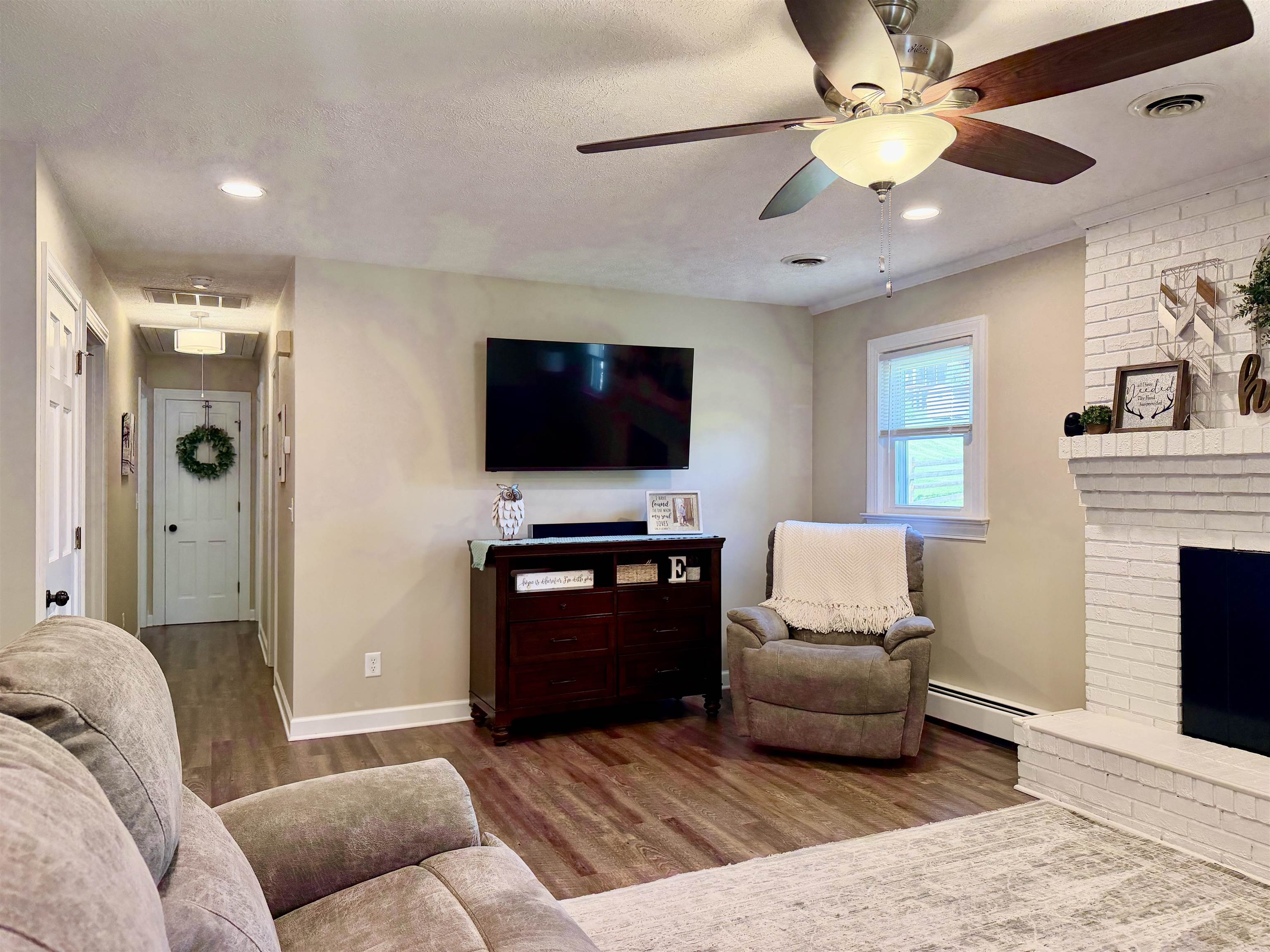 114 OLD WHITE BRIDGE RD, WAYNESBORO, Virginia 22980, 3 Bedrooms Bedrooms, ,3 BathroomsBathrooms,Residential,Charming ranch,114 OLD WHITE BRIDGE RD,678014 MLS # 678014 114 OLD WHITE BRIDGE RD, WAYNESBORO, Virginia 22980, 3 Bedrooms Bedrooms, ,3 BathroomsBathrooms,Residential,Charming ranch,114 OLD WHITE BRIDGE RD,678014 MLS # 678014