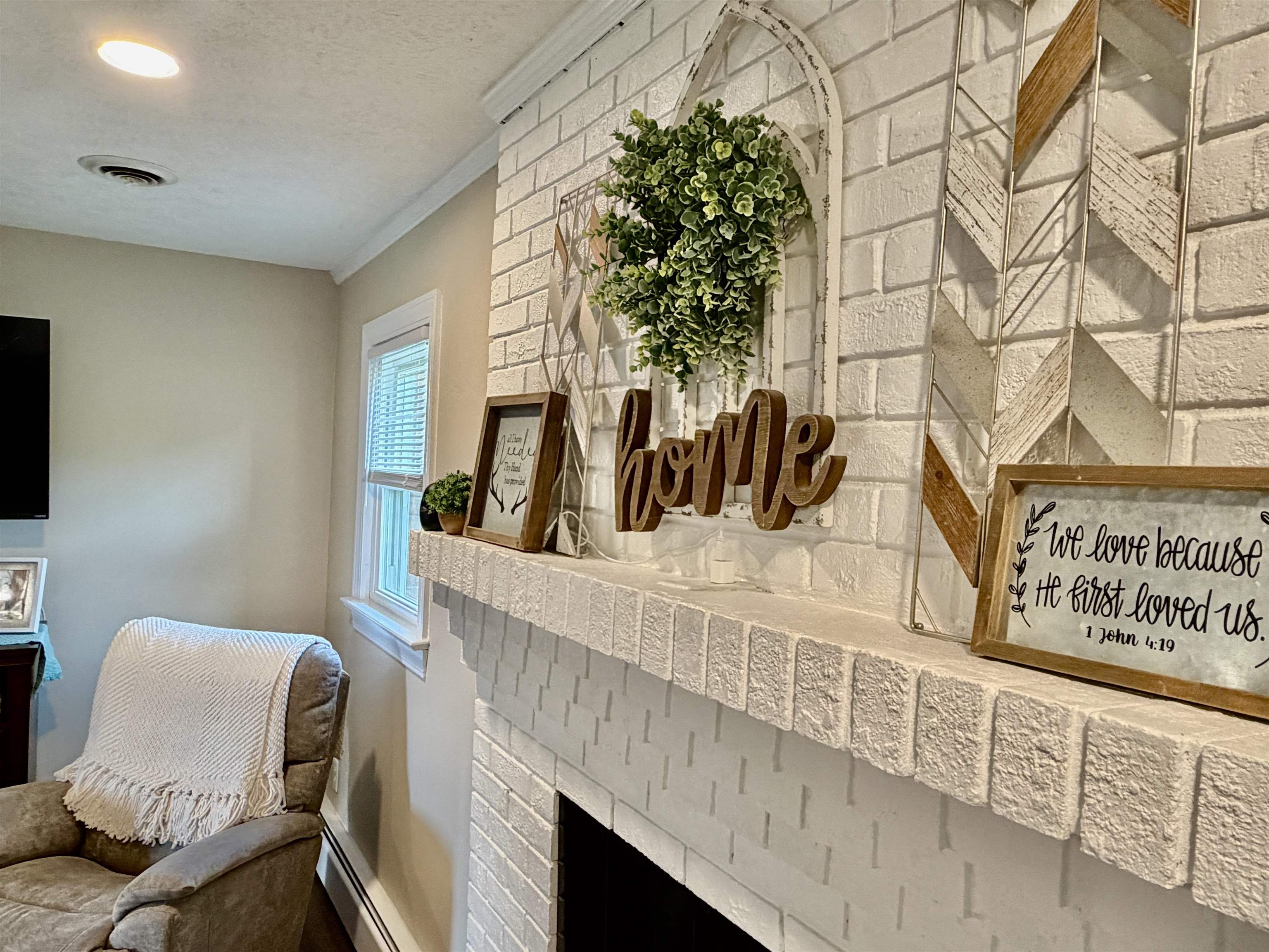 114 OLD WHITE BRIDGE RD, WAYNESBORO, Virginia 22980, 3 Bedrooms Bedrooms, ,3 BathroomsBathrooms,Residential,Charming ranch,114 OLD WHITE BRIDGE RD,678014 MLS # 678014 114 OLD WHITE BRIDGE RD, WAYNESBORO, Virginia 22980, 3 Bedrooms Bedrooms, ,3 BathroomsBathrooms,Residential,Charming ranch,114 OLD WHITE BRIDGE RD,678014 MLS # 678014