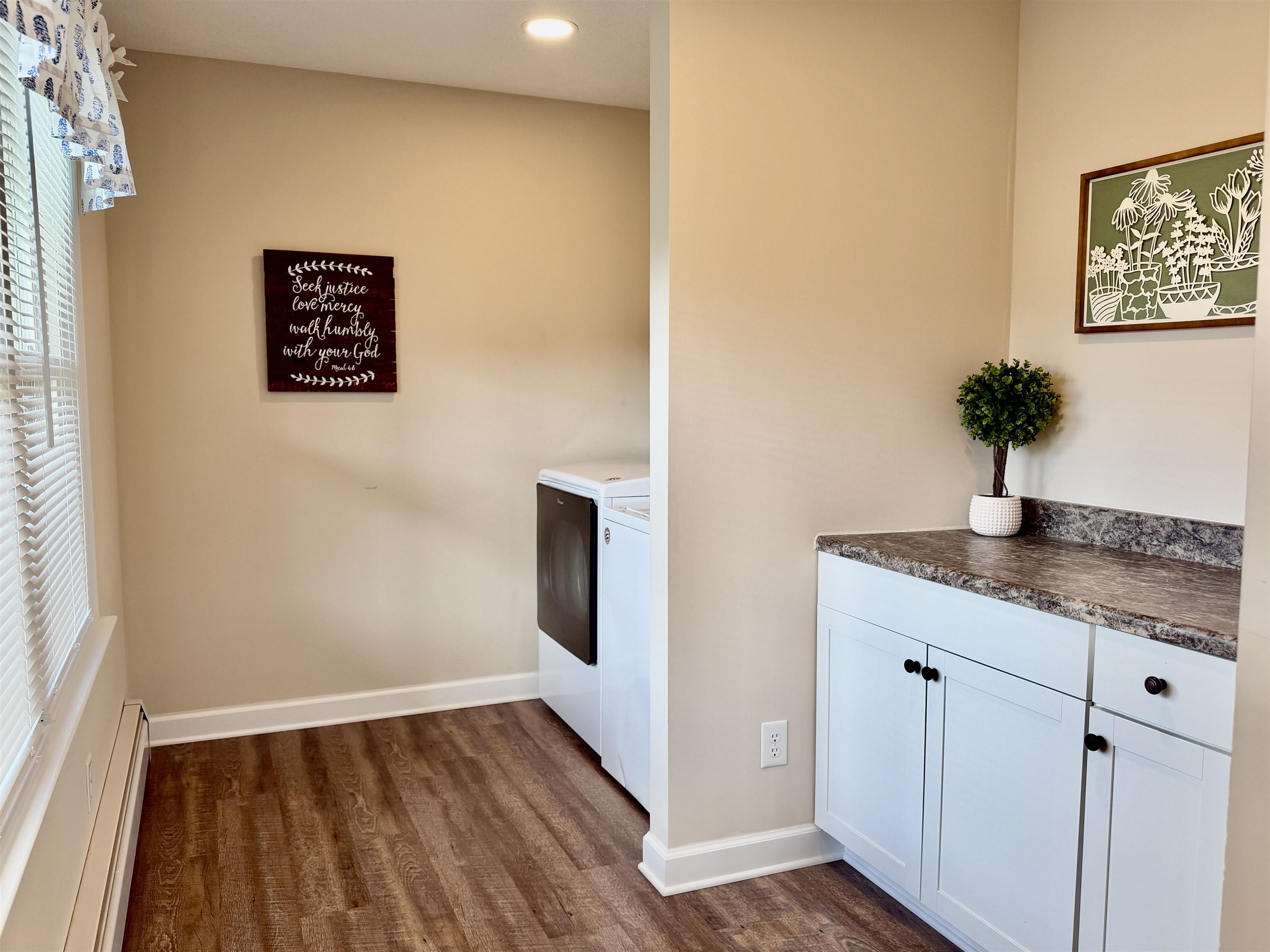 114 OLD WHITE BRIDGE RD, WAYNESBORO, Virginia 22980, 3 Bedrooms Bedrooms, ,3 BathroomsBathrooms,Residential,Charming ranch,114 OLD WHITE BRIDGE RD,678014 MLS # 678014 114 OLD WHITE BRIDGE RD, WAYNESBORO, Virginia 22980, 3 Bedrooms Bedrooms, ,3 BathroomsBathrooms,Residential,Charming ranch,114 OLD WHITE BRIDGE RD,678014 MLS # 678014