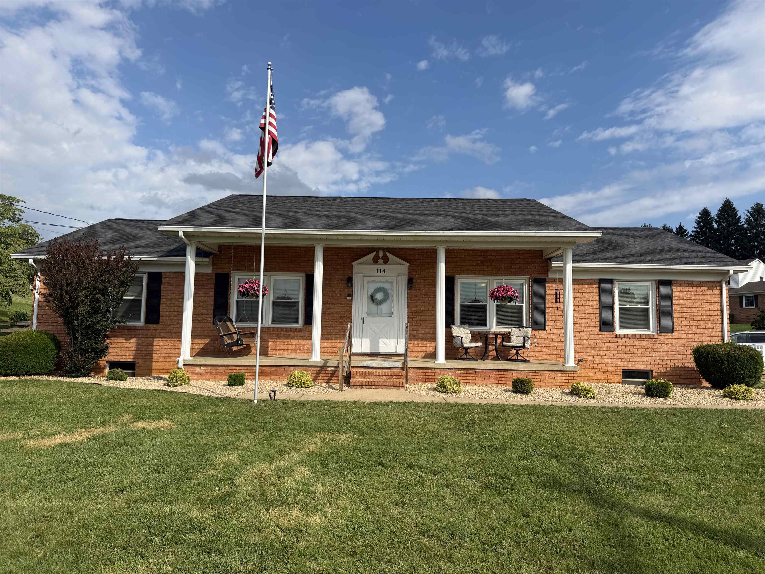 114 OLD WHITE BRIDGE RD, WAYNESBORO, Virginia 22980, 3 Bedrooms Bedrooms, ,3 BathroomsBathrooms,Residential,Charming ranch,114 OLD WHITE BRIDGE RD,678014 MLS # 678014 114 OLD WHITE BRIDGE RD, WAYNESBORO, Virginia 22980, 3 Bedrooms Bedrooms, ,3 BathroomsBathrooms,Residential,Charming ranch,114 OLD WHITE BRIDGE RD,678014 MLS # 678014